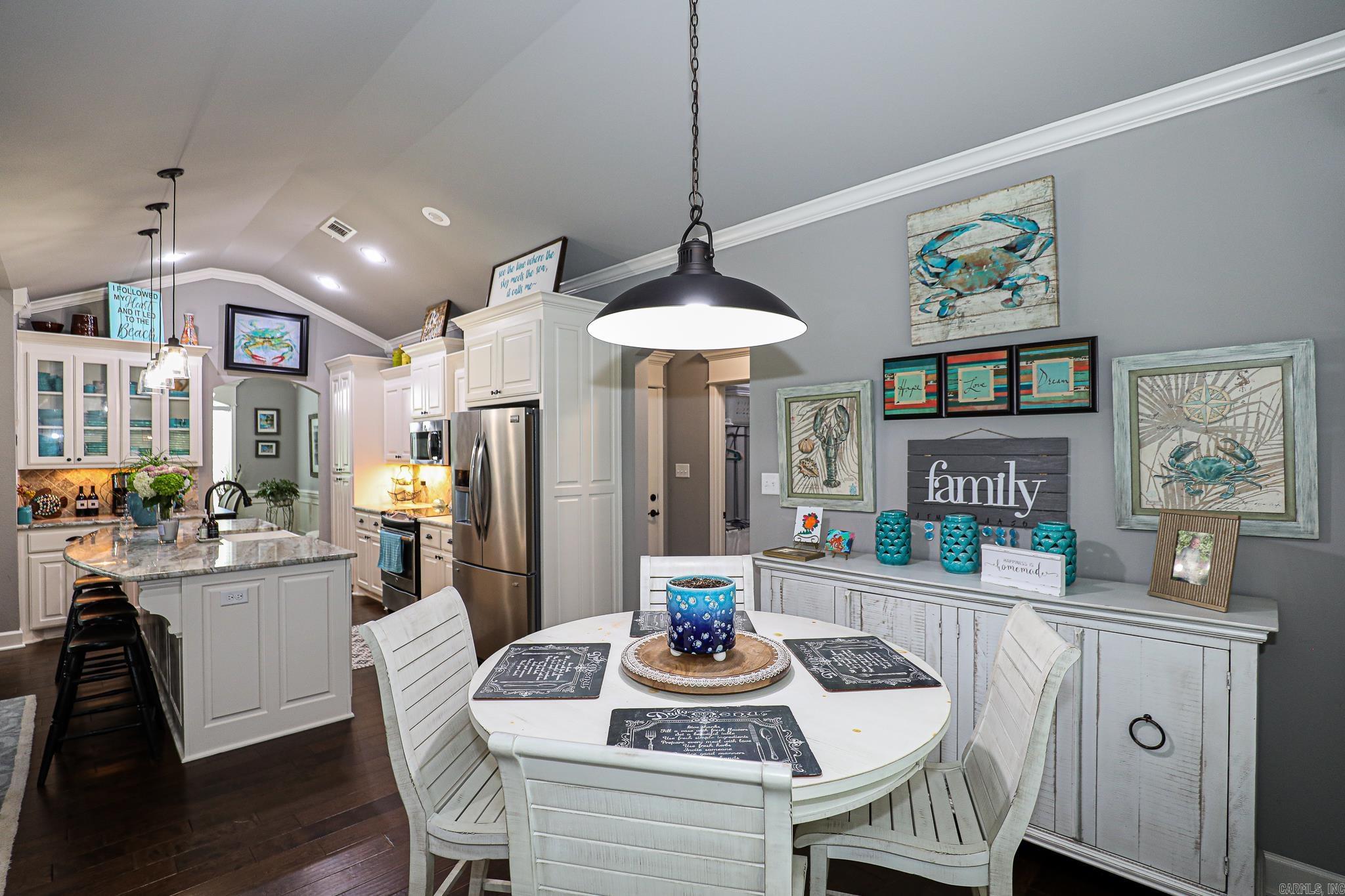 PINEWOOD ESTATES - Residential