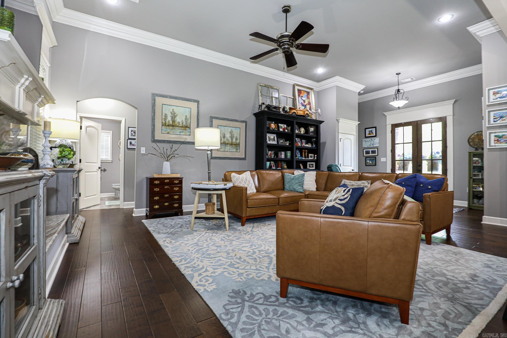 PINEWOOD ESTATES - Residential