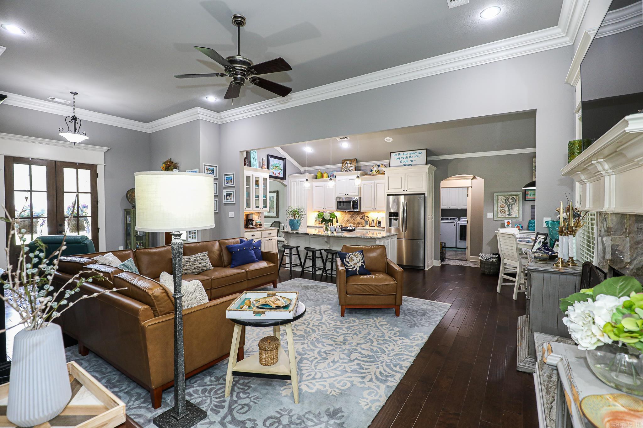 PINEWOOD ESTATES - Residential