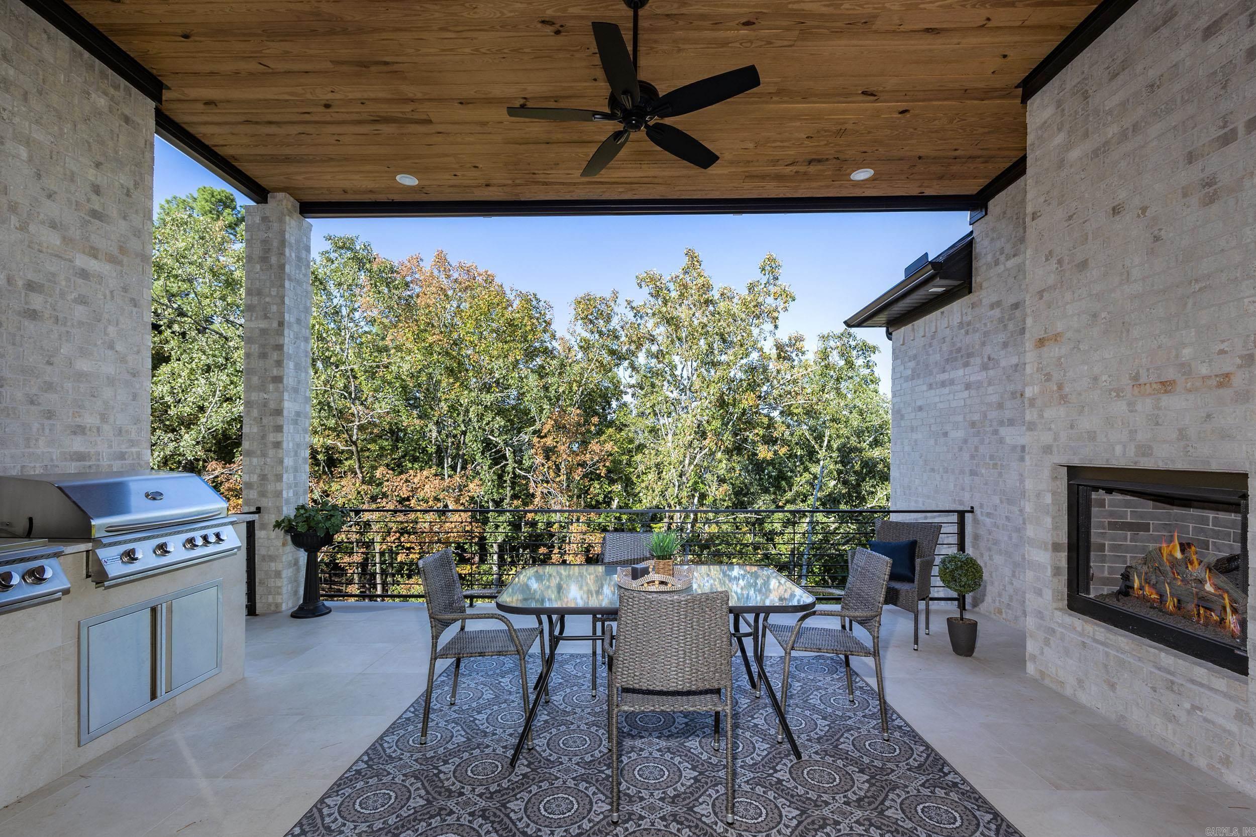 CHENAL VALLEY "FALSTONE COURT" - Residential