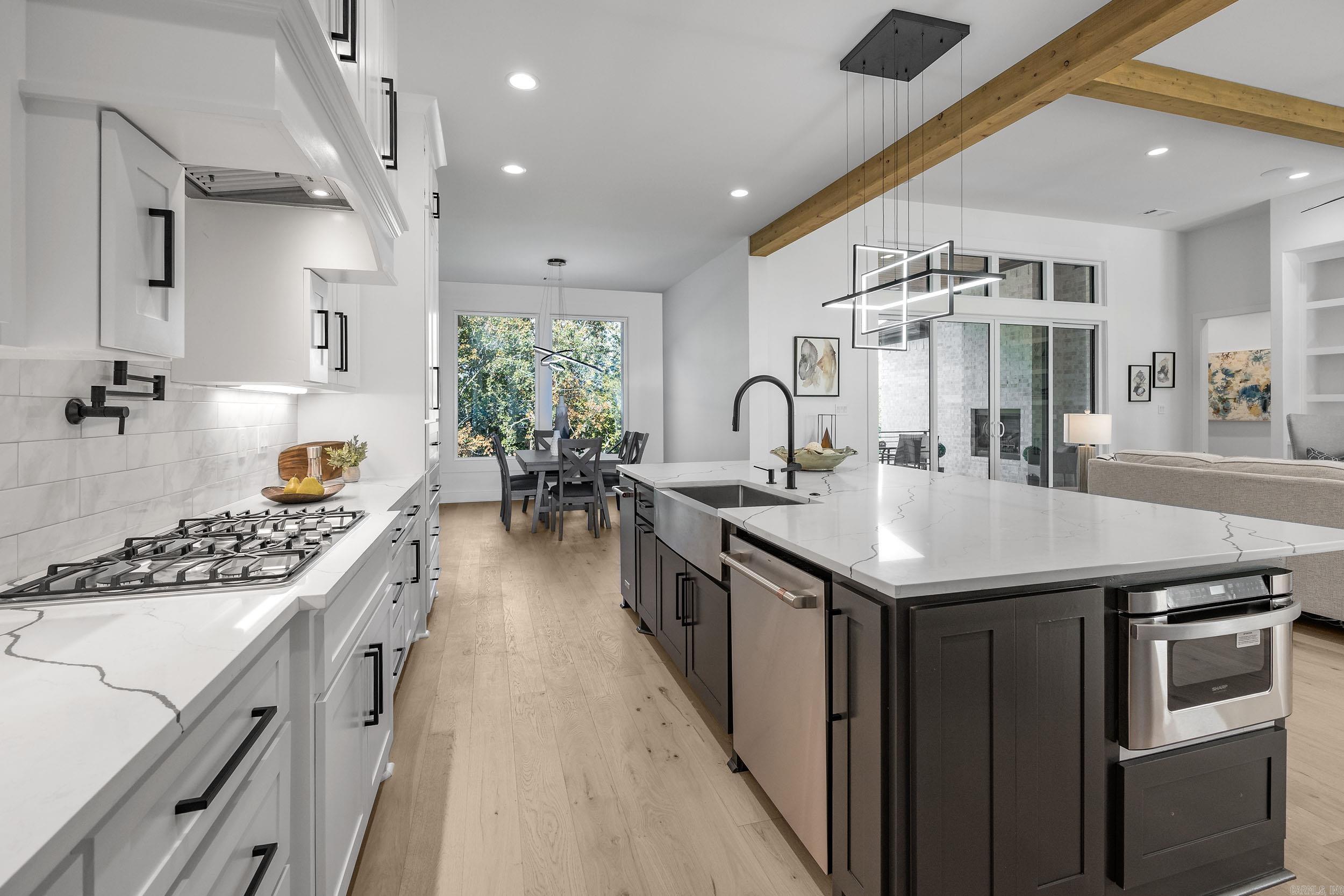 CHENAL VALLEY "FALSTONE COURT" - Residential