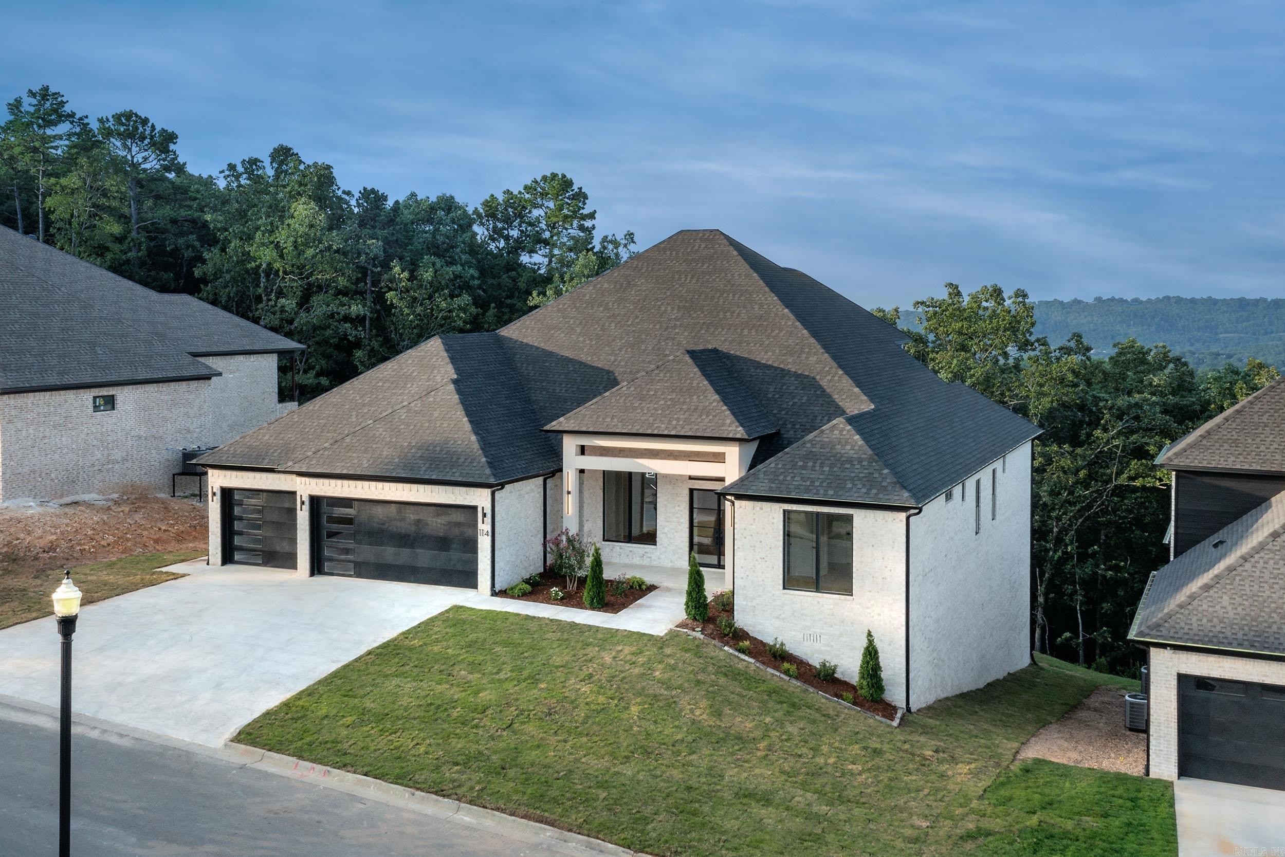CHENAL VALLEY "FALSTONE COURT" - Residential