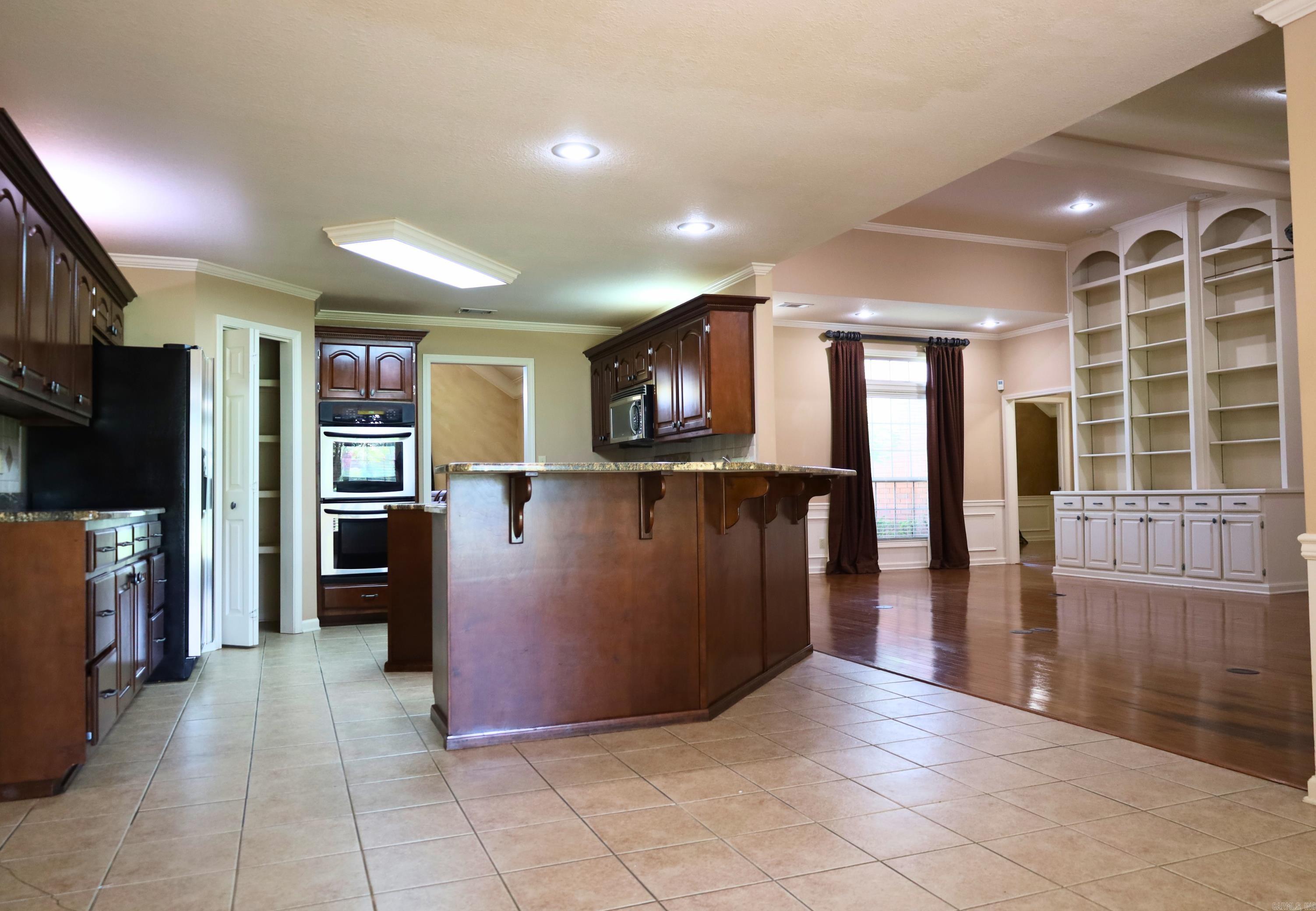 GOLFERS ACRES - Residential