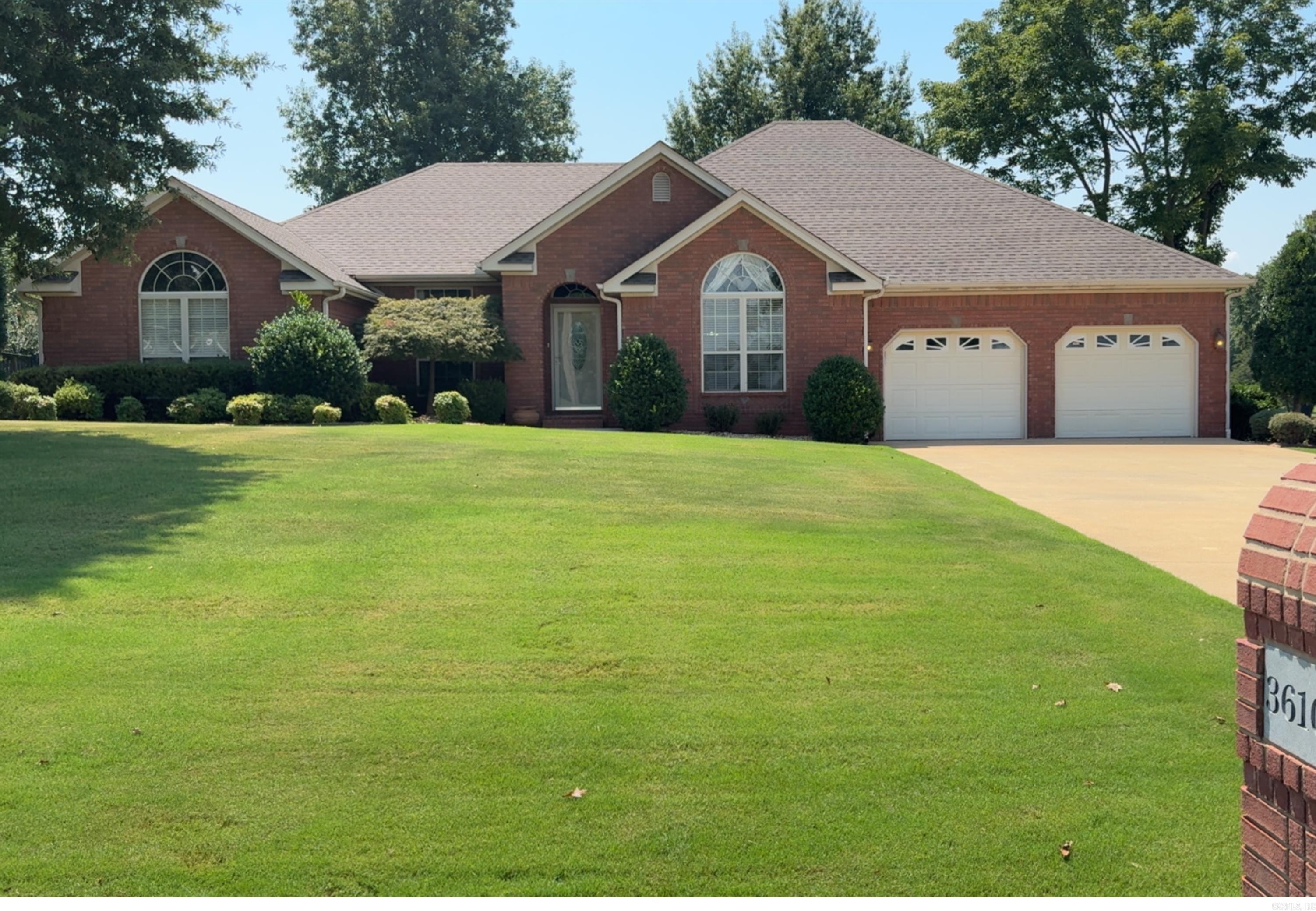 GOLFERS ACRES - Residential