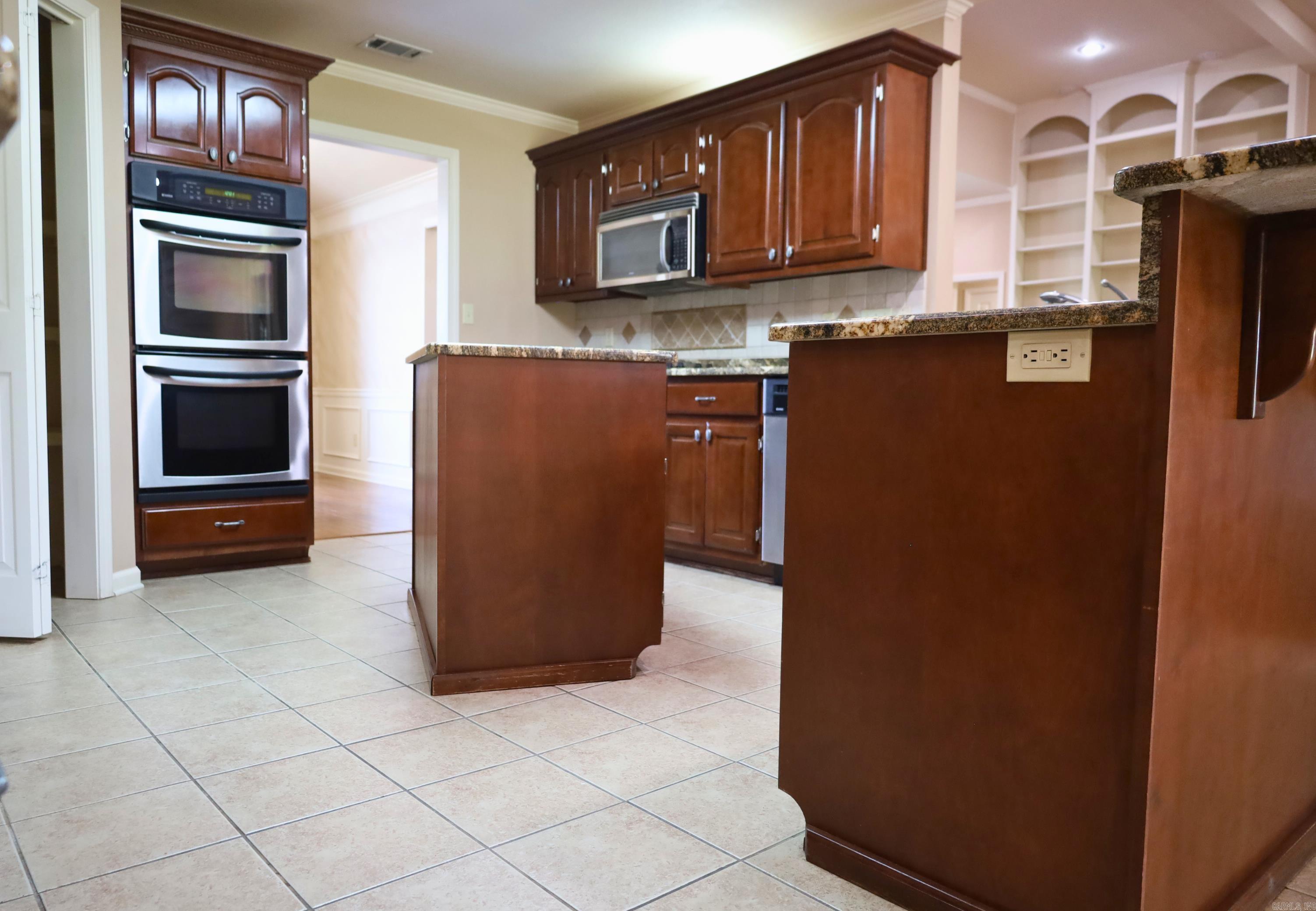 GOLFERS ACRES - Residential