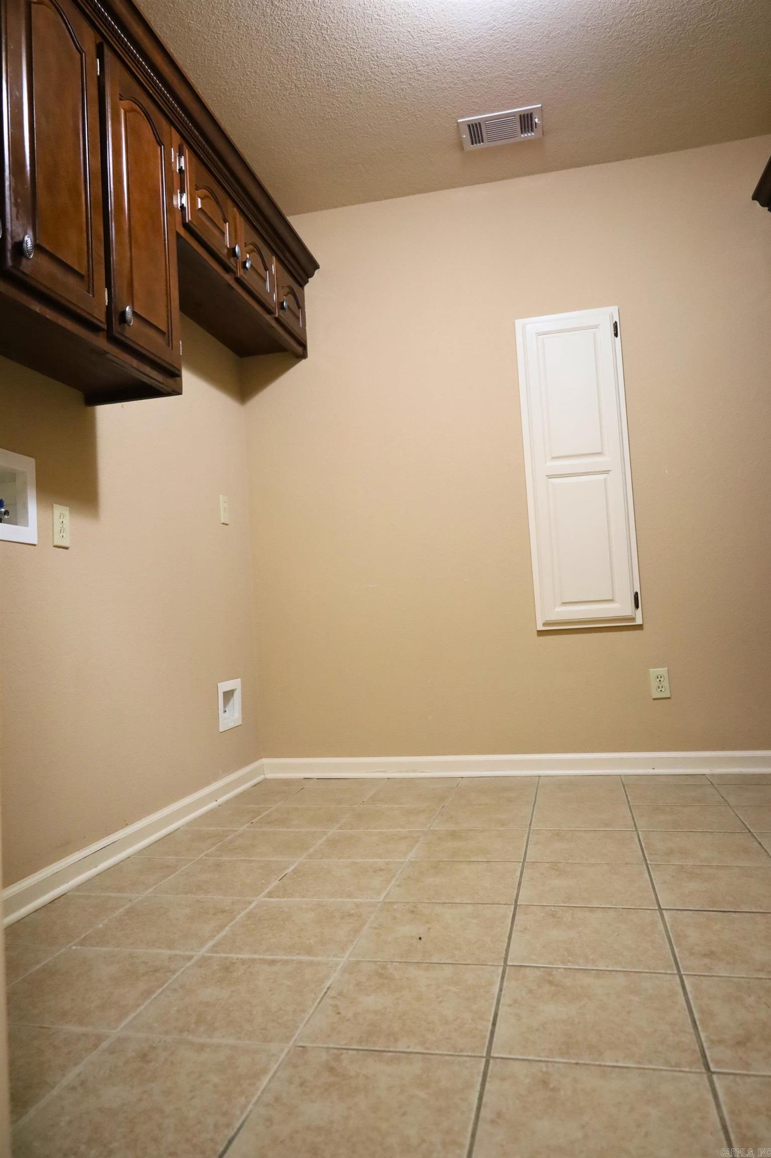 GOLFERS ACRES - Residential