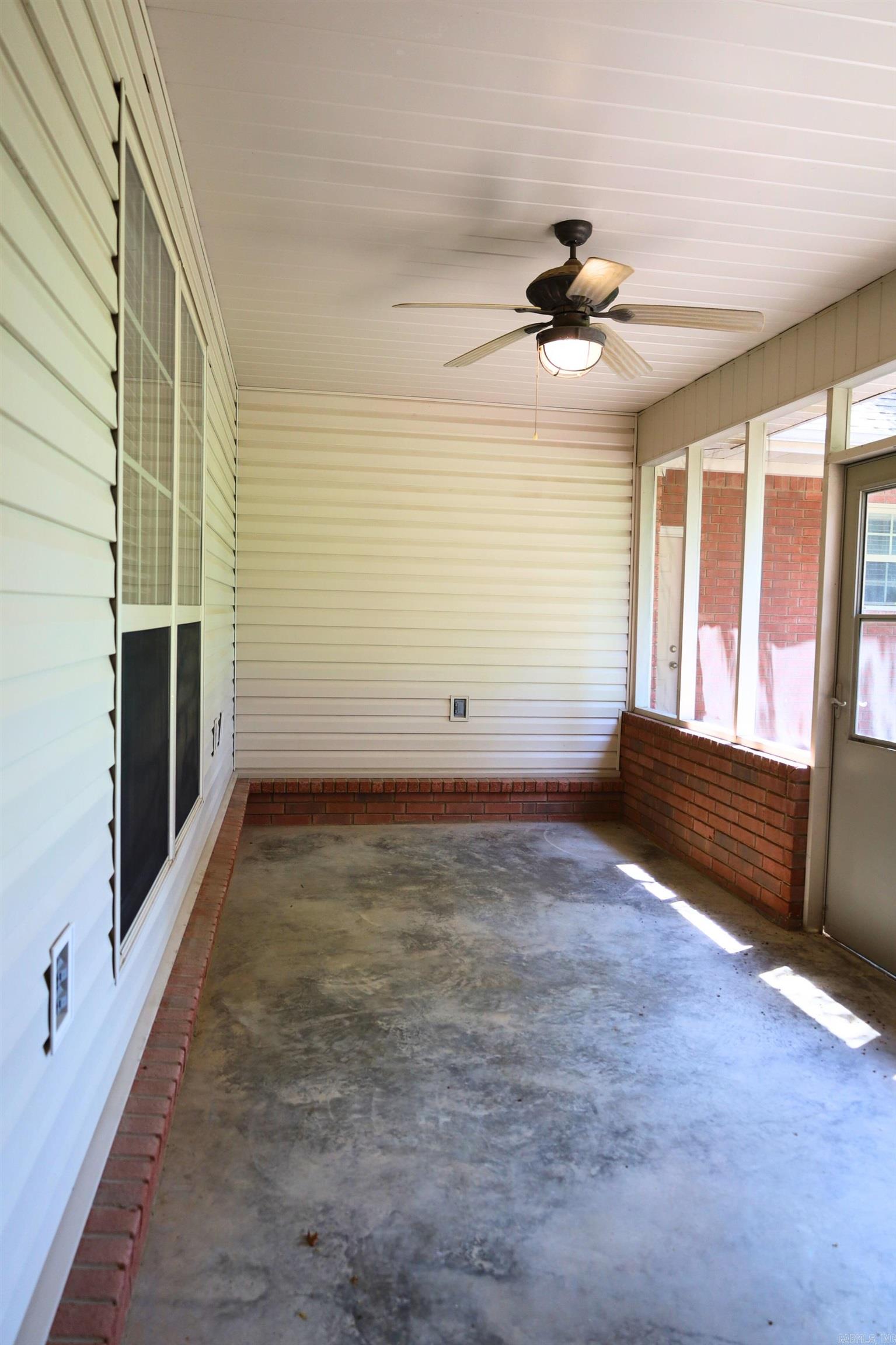 GOLFERS ACRES - Residential