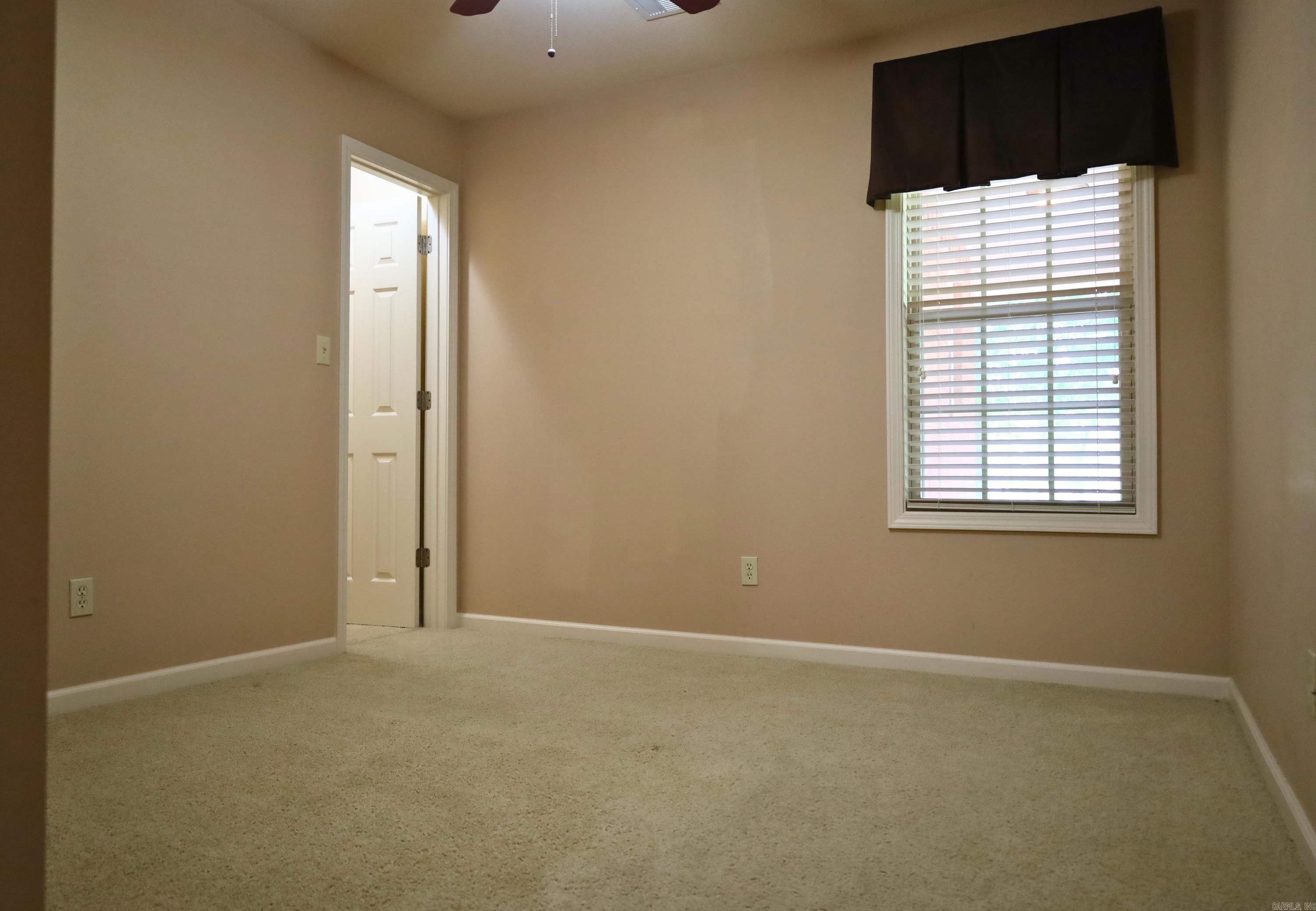GOLFERS ACRES - Residential