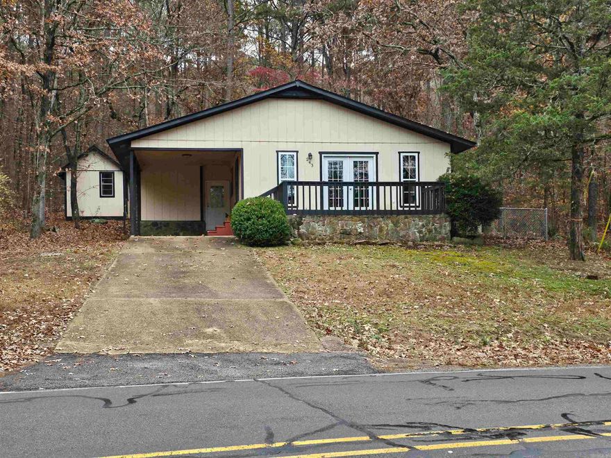 Super nice bungalow with all new flooring. The house was completely renovated a few years back. Great weekend home or rental. Close to Fairfield Bay Marina and 90 miles of ATV trails. Clinton is just 25 minutes away. Two great golf courses close bye. Great place to bring your family and friends. Nice fenced in yard for you dogs or small kids.