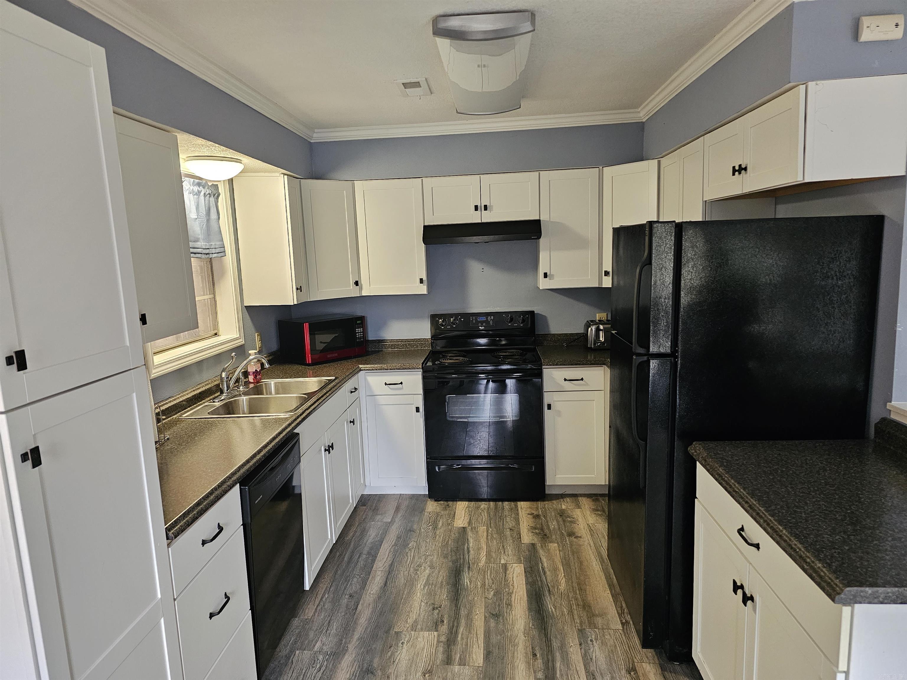 LAKEWOOD - Residential