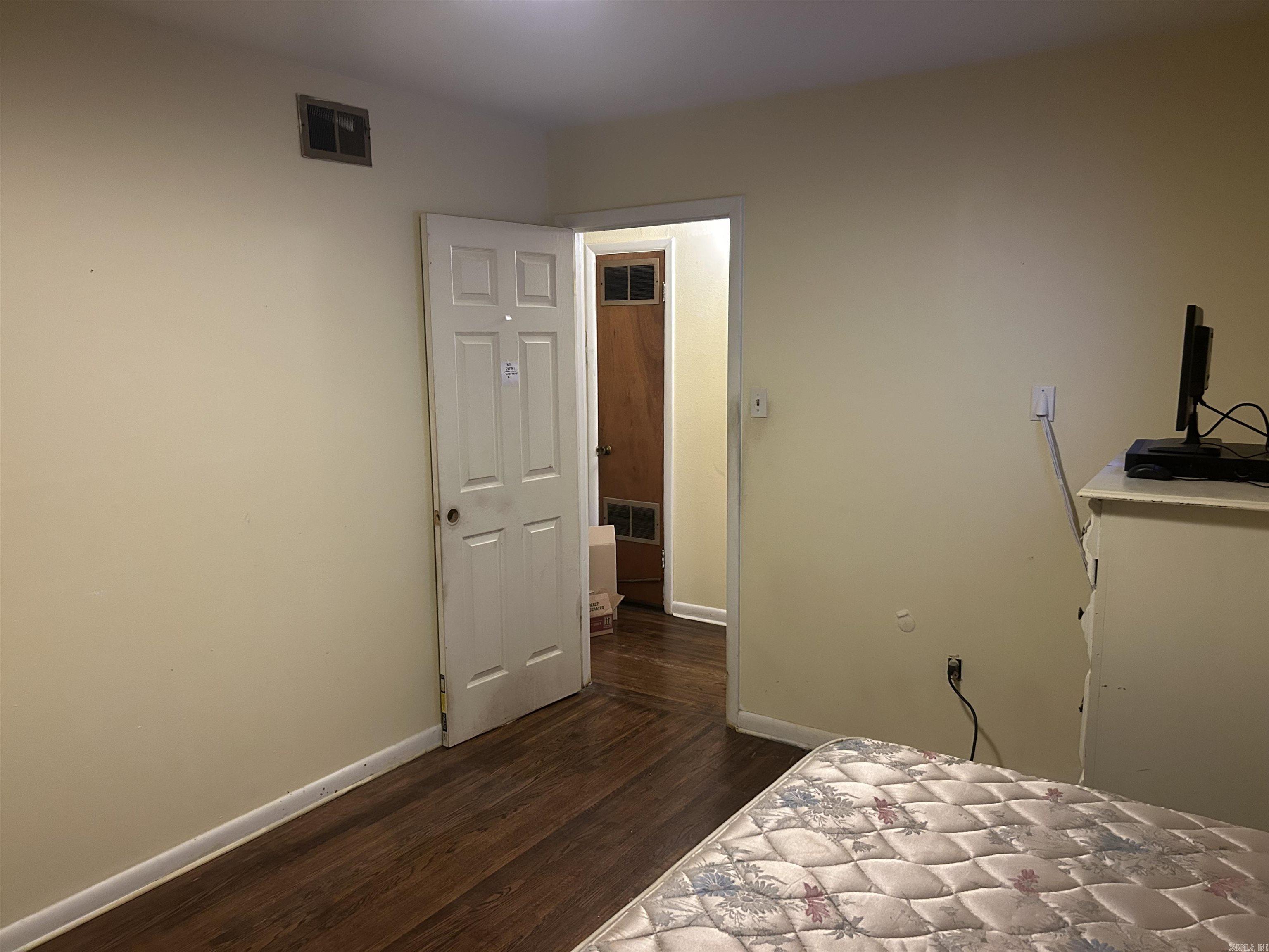 INTERURBAN HGTS - Residential