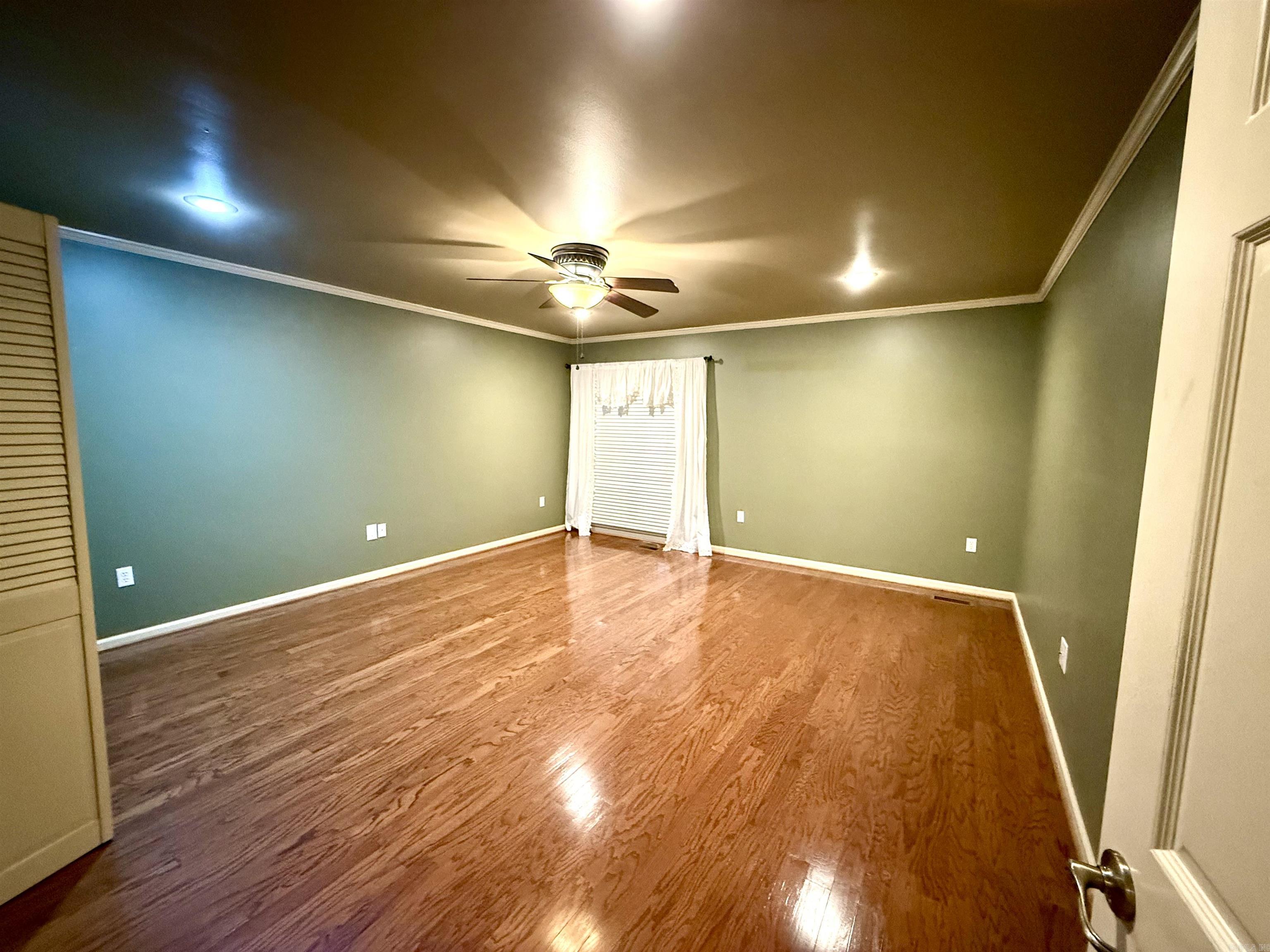 RIVER OAKS TRACE - Residential