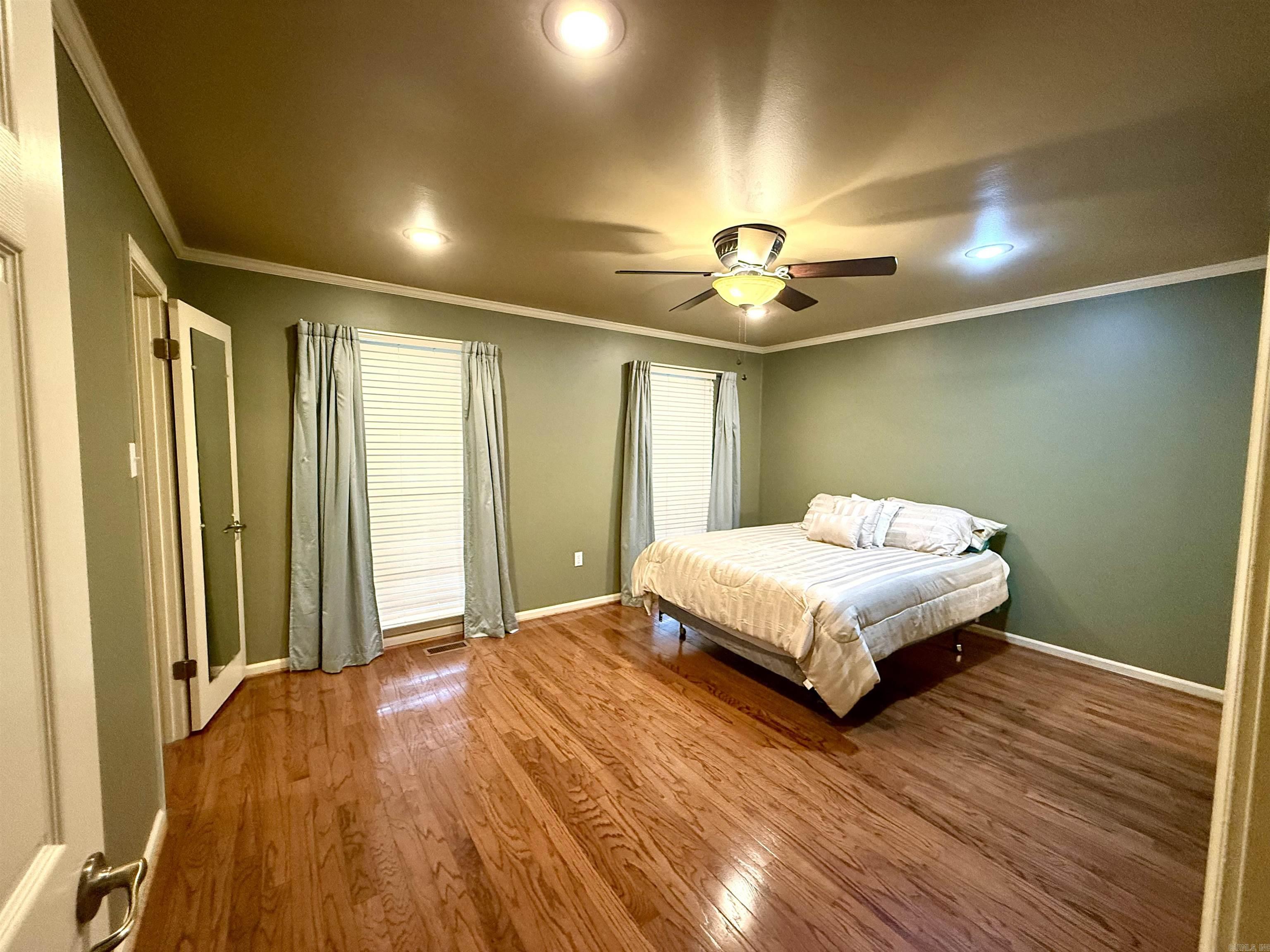 RIVER OAKS TRACE - Residential