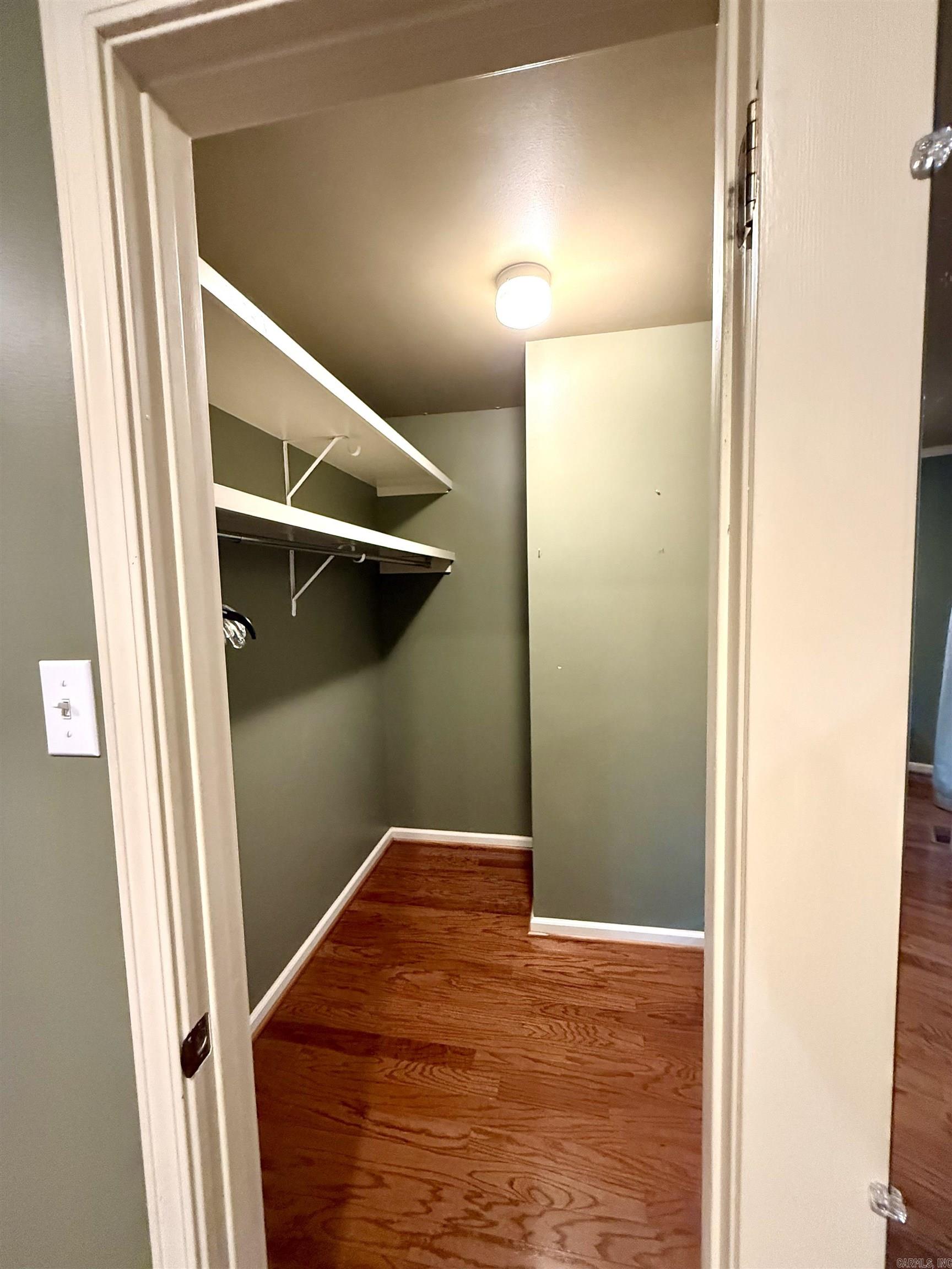 RIVER OAKS TRACE - Residential