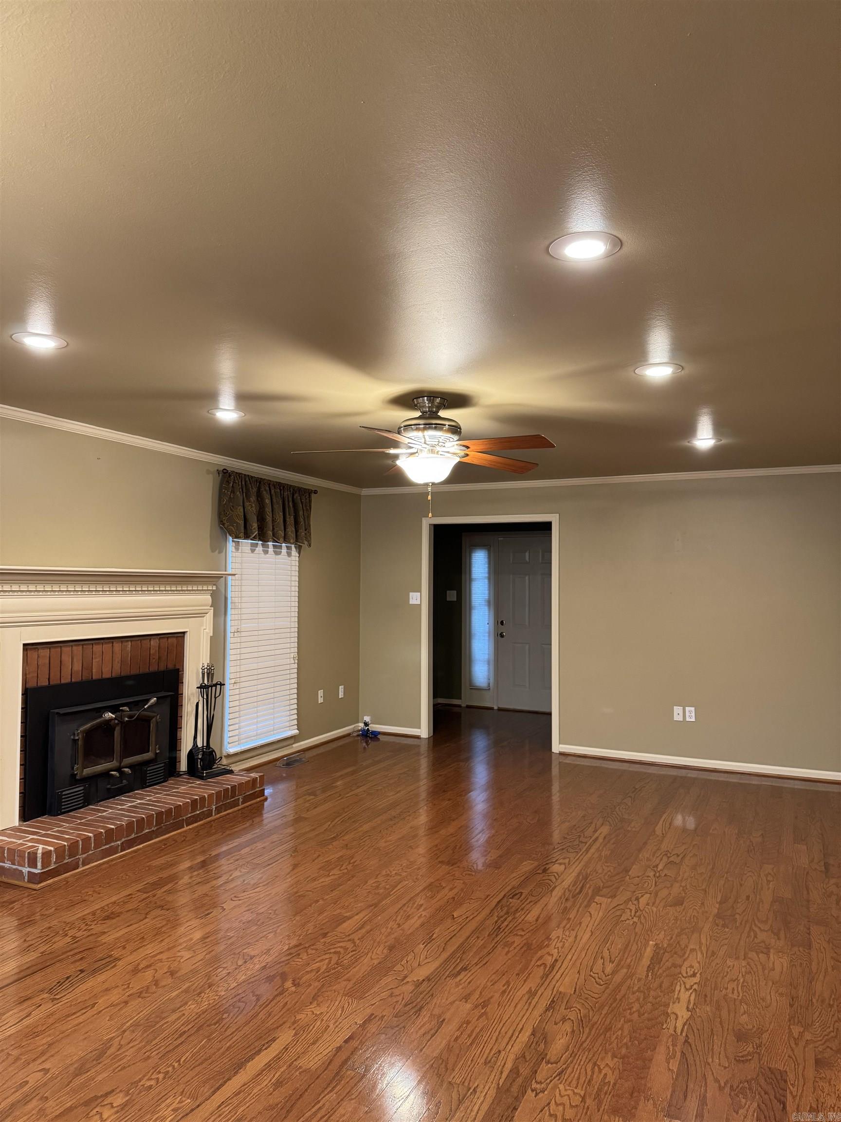 RIVER OAKS TRACE - Residential