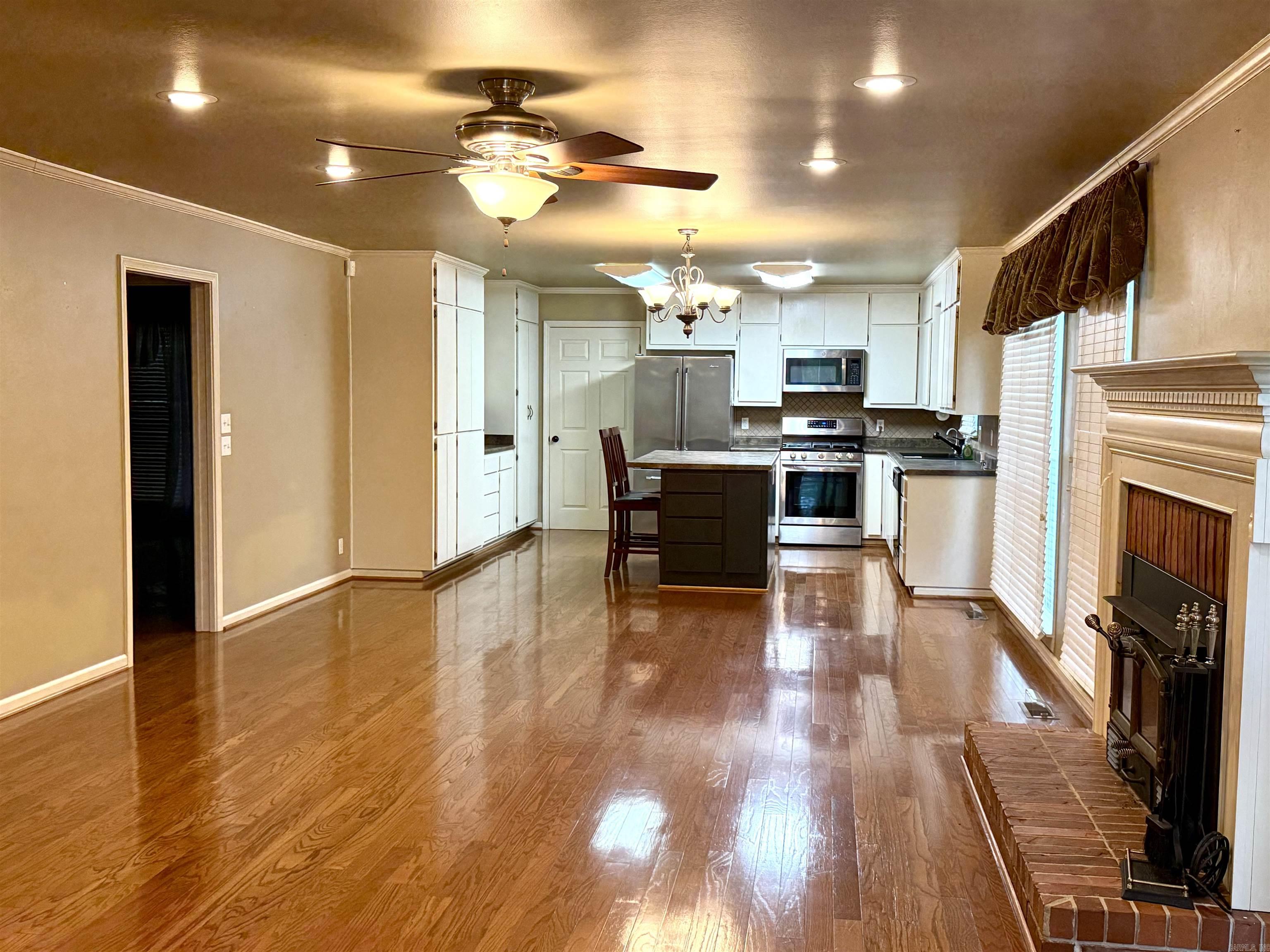 RIVER OAKS TRACE - Residential