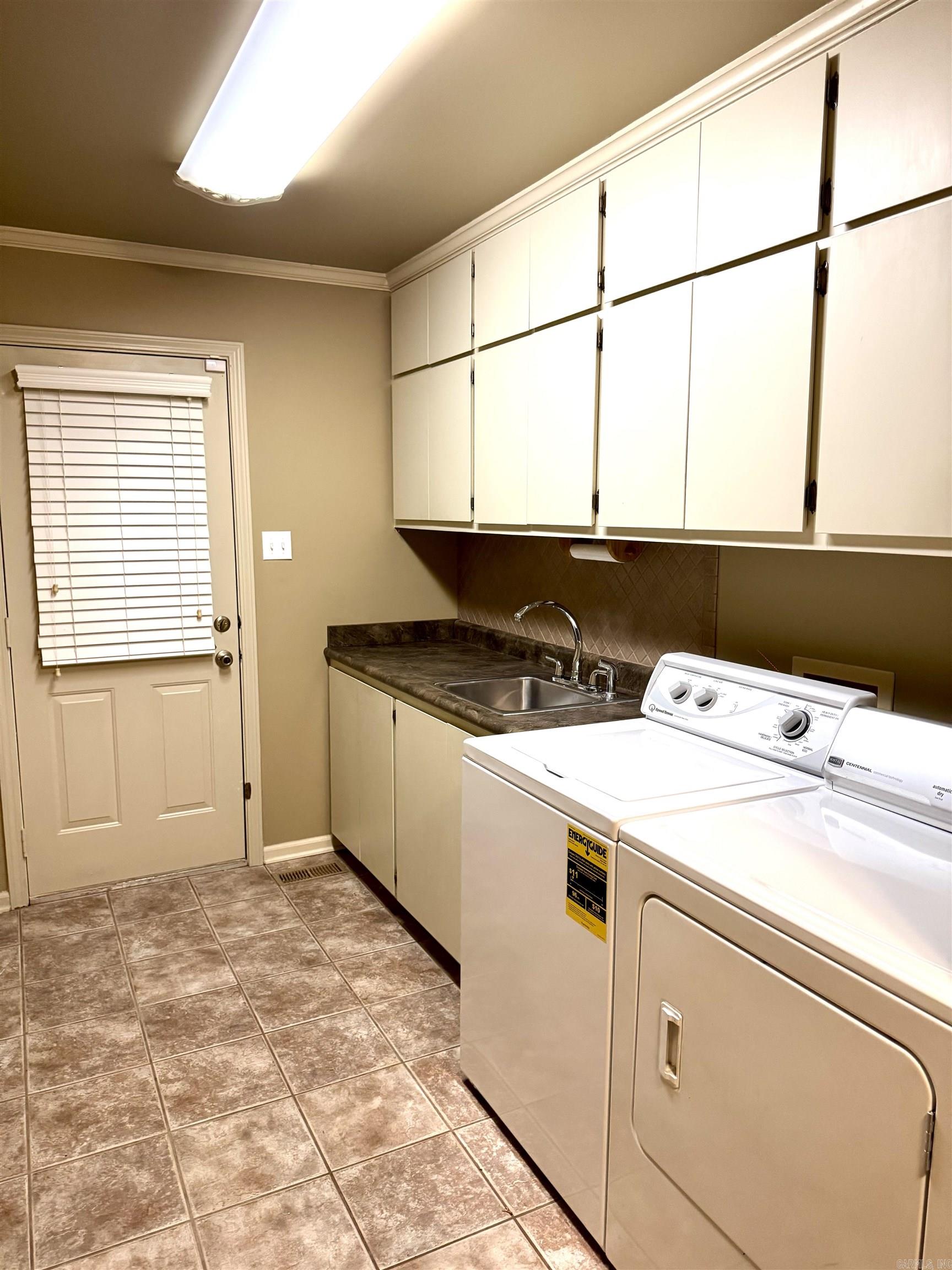 RIVER OAKS TRACE - Residential