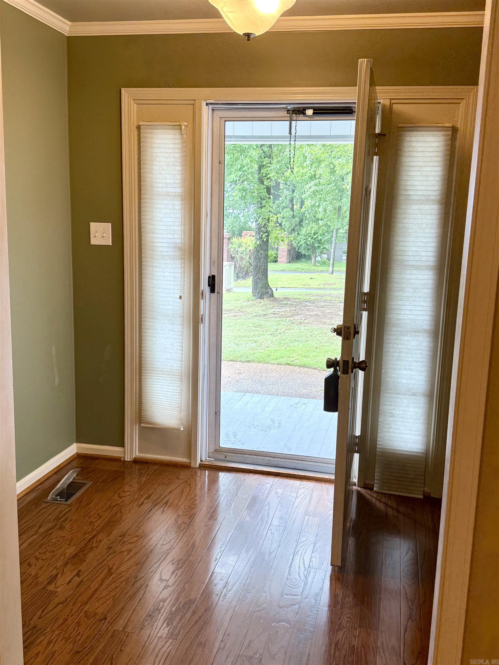 RIVER OAKS TRACE - Residential