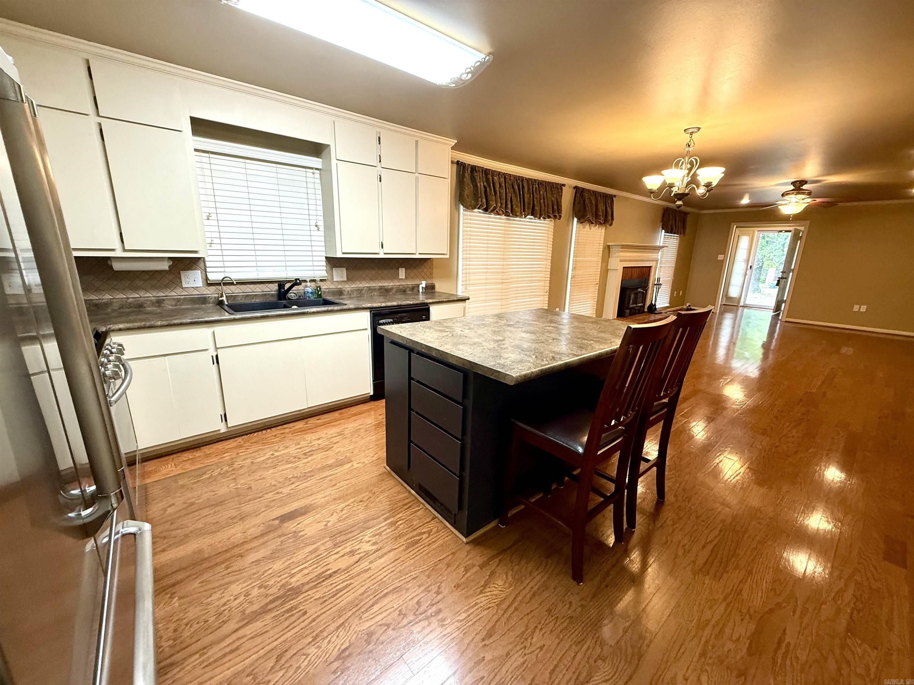 RIVER OAKS TRACE - Residential