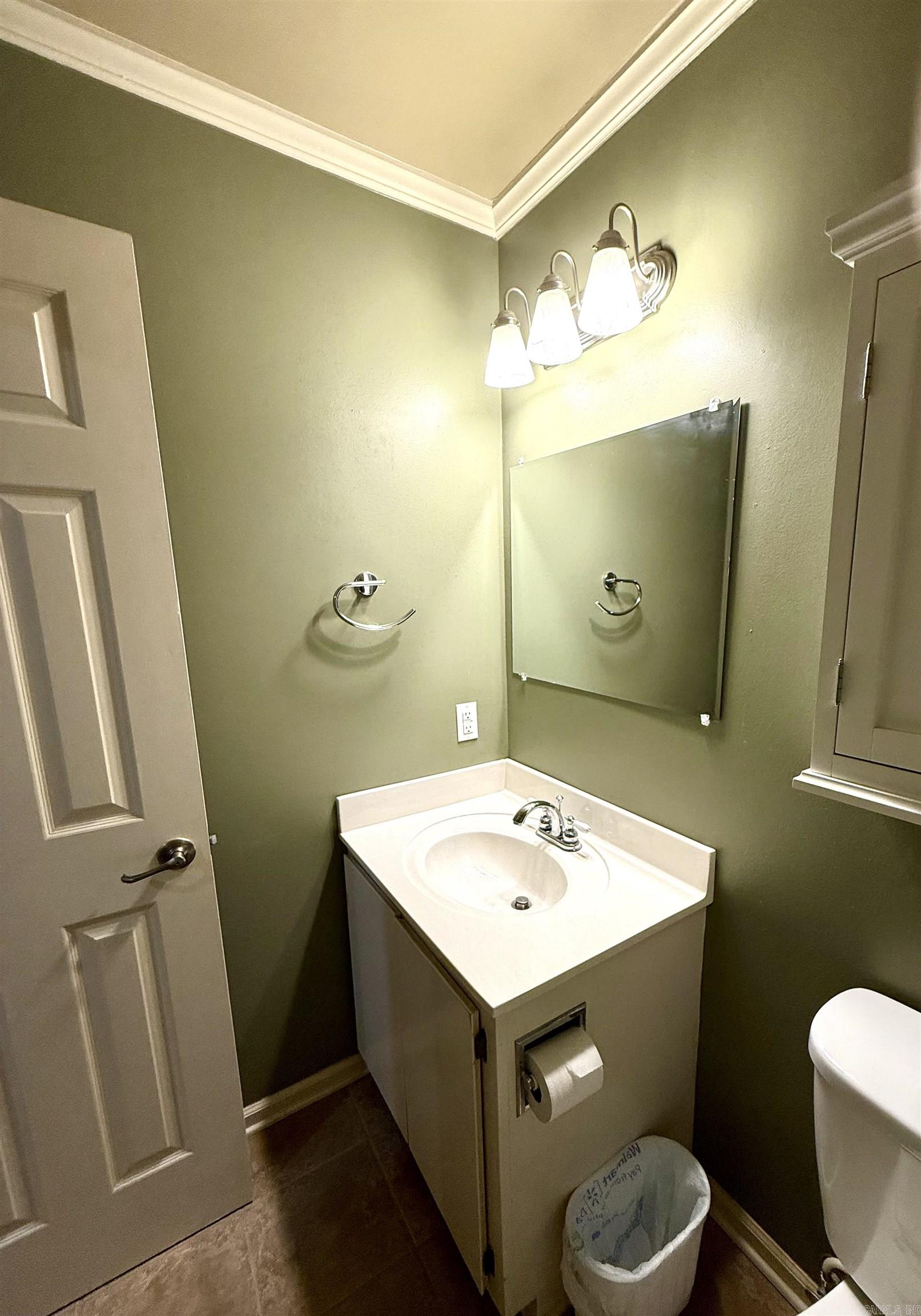RIVER OAKS TRACE - Residential