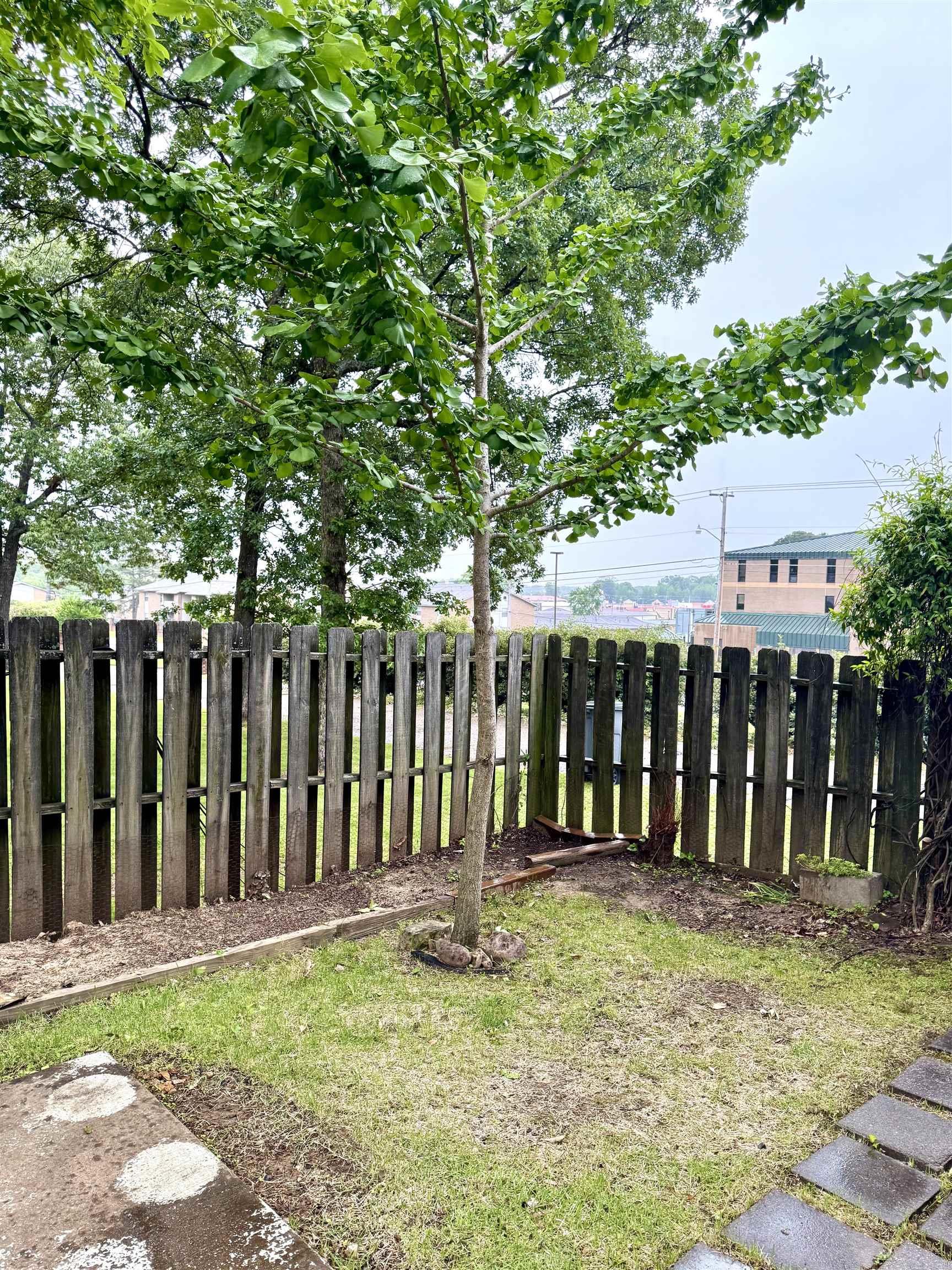 RIVER OAKS TRACE - Residential
