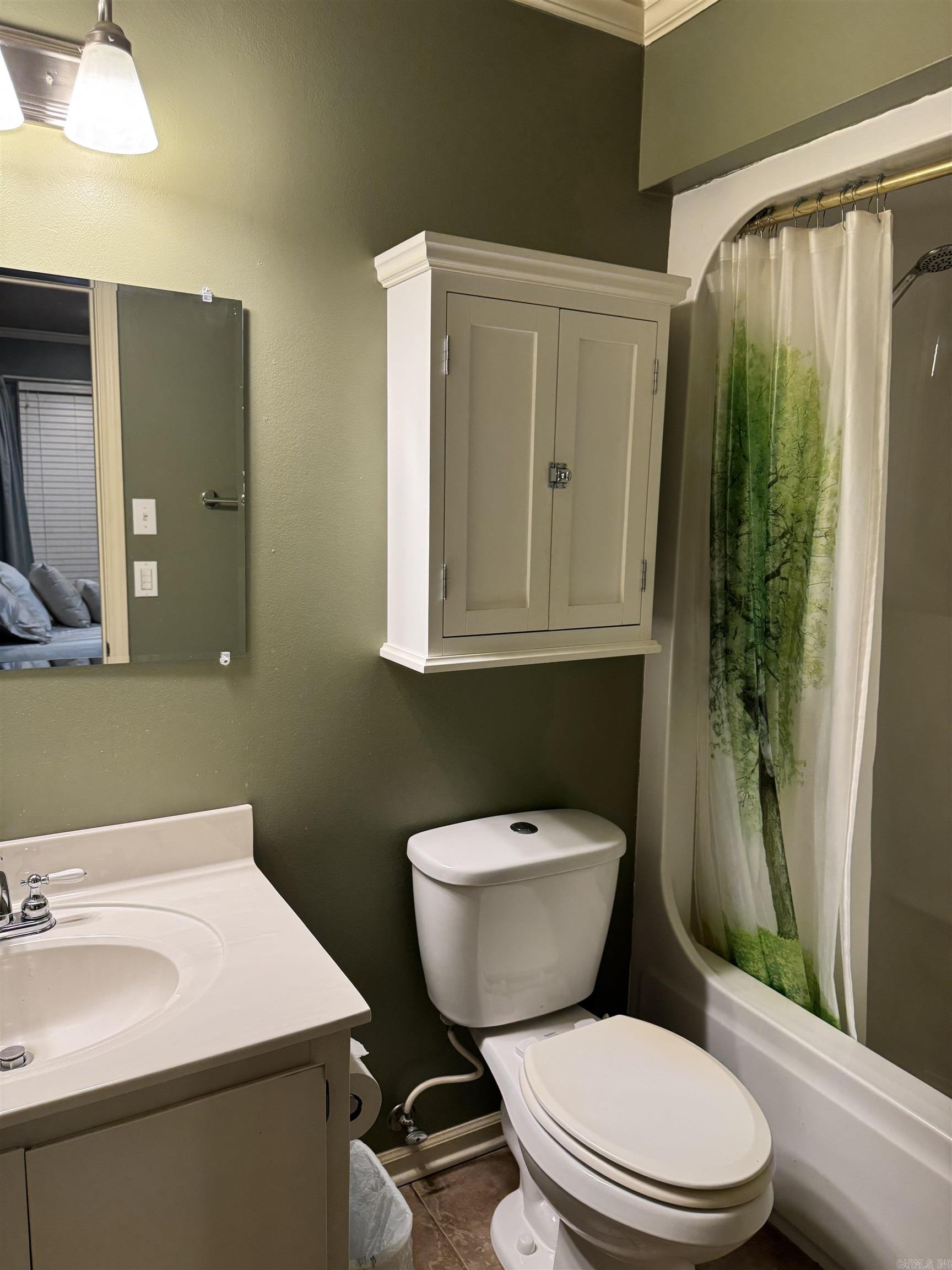 RIVER OAKS TRACE - Residential