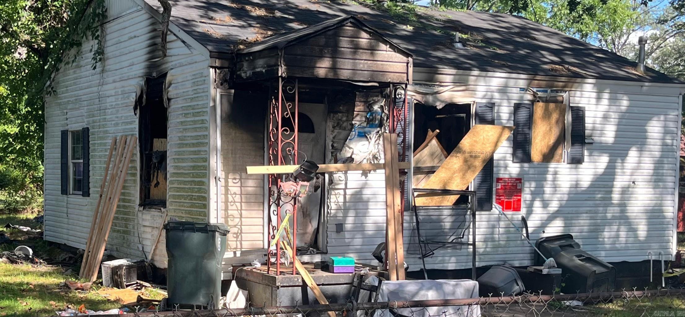 Investor special! Priced at just $16,000, this 2-bedroom home is a diamond in the rough with tons of potential. Perfect for flip or rental portfolio. Conveniently located near UALR and minutes from downtown Little Rock. Cash or hard money only and sold as is