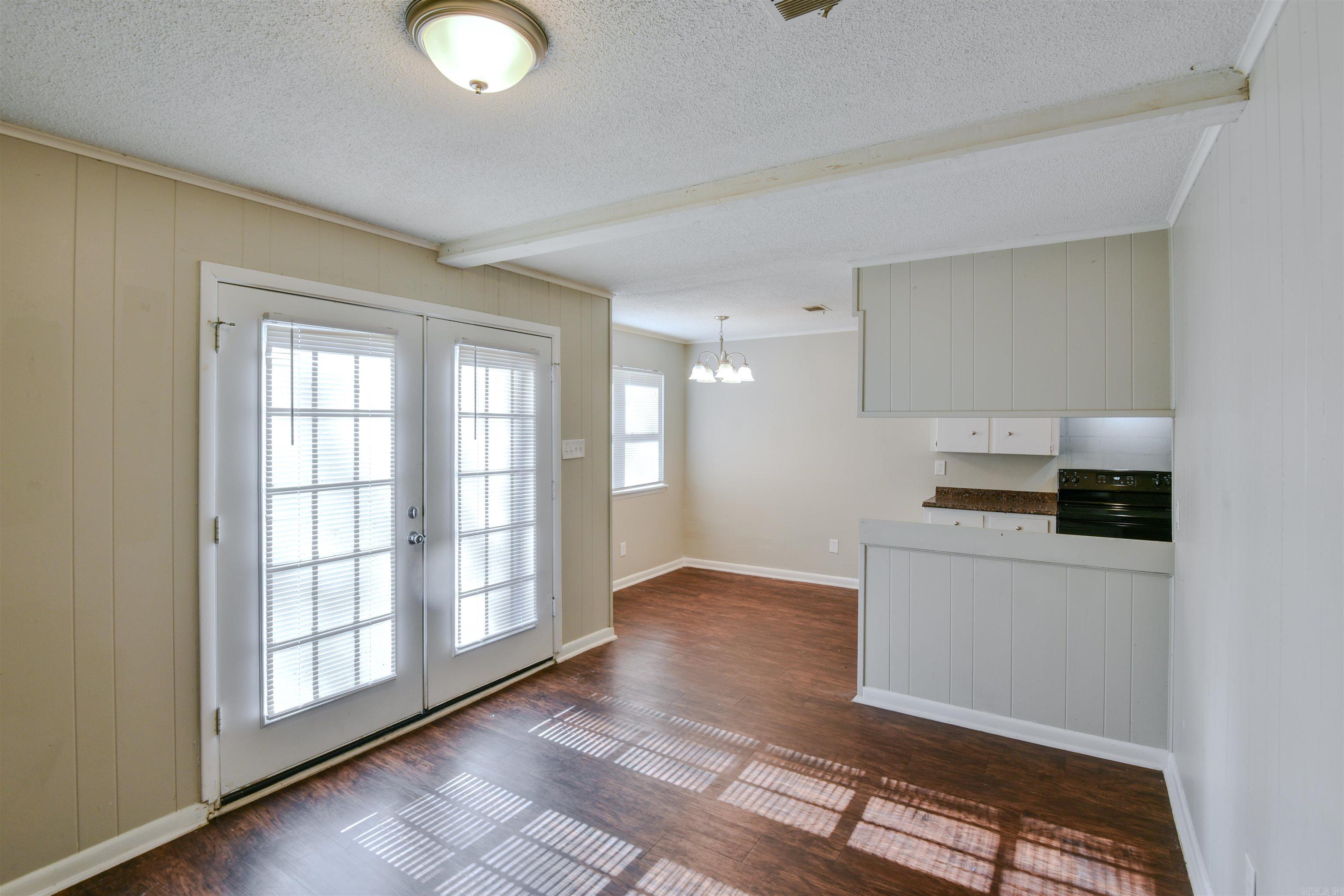 NORTH HILLS MANOR - Residential