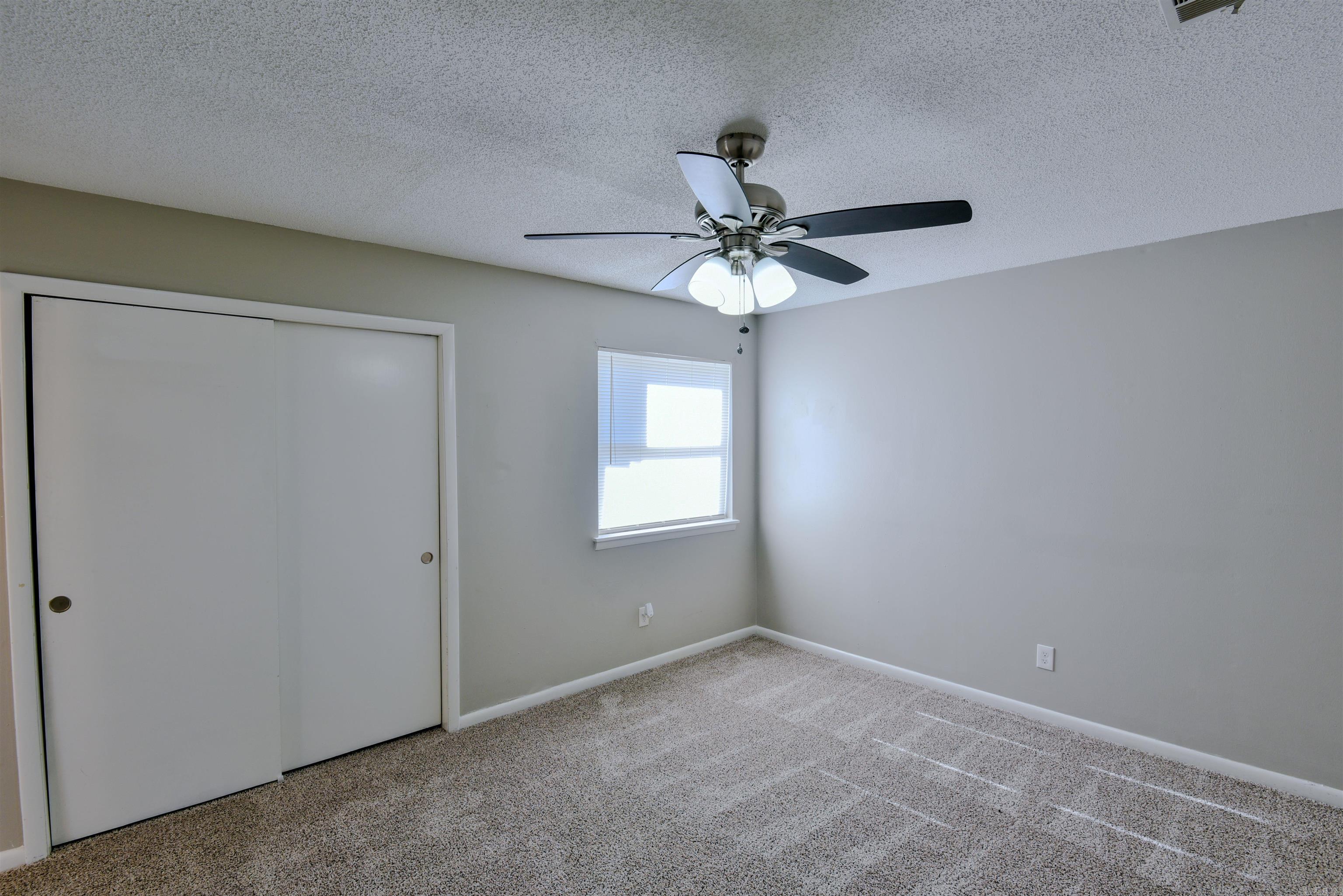 NORTH HILLS MANOR - Residential