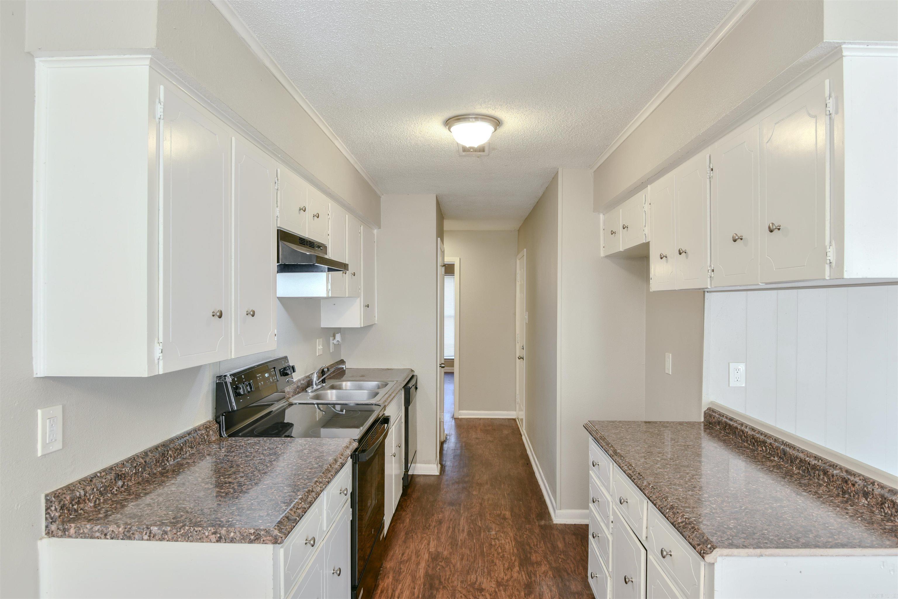 NORTH HILLS MANOR - Residential