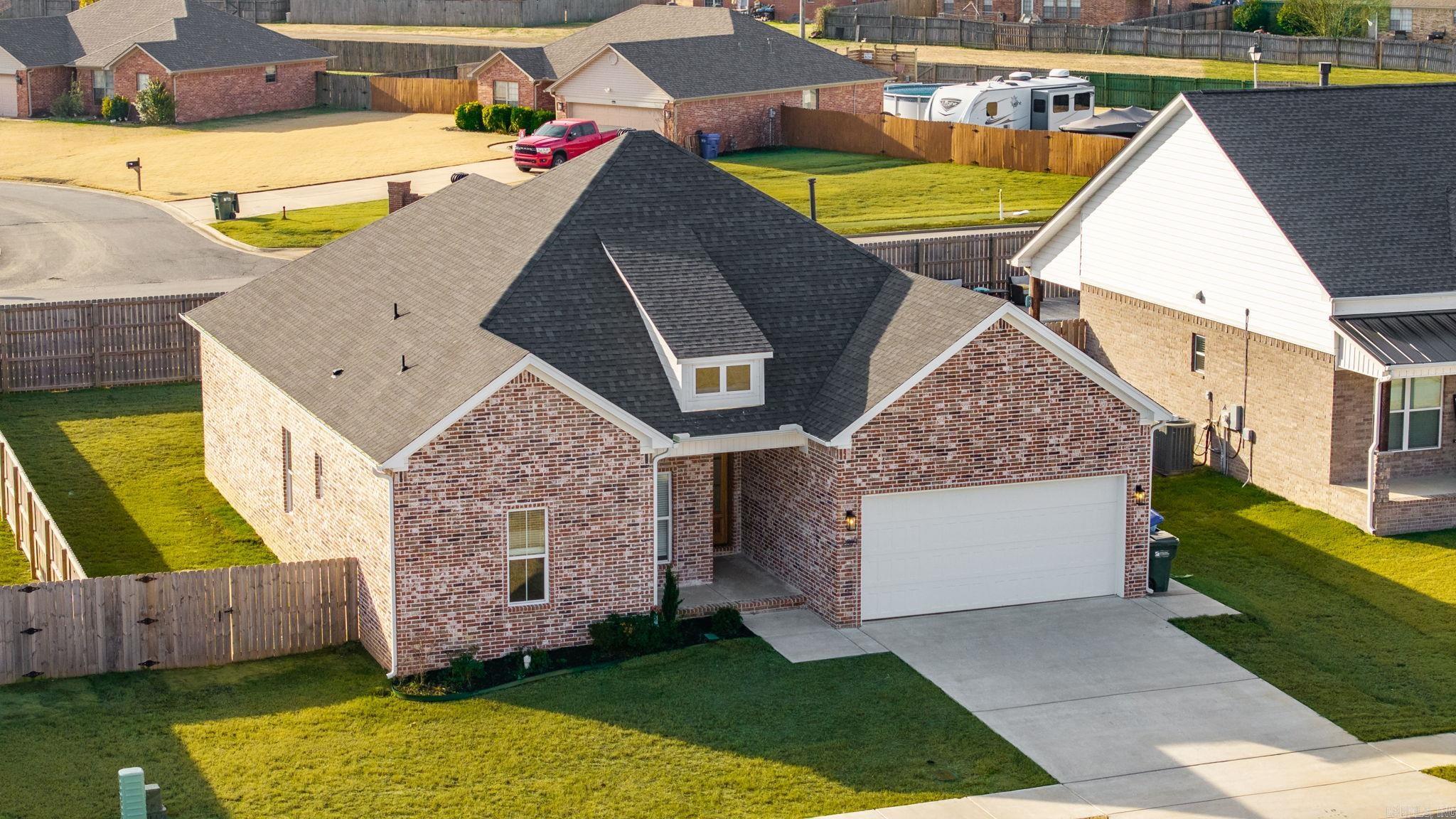 IVY PLACE - Residential