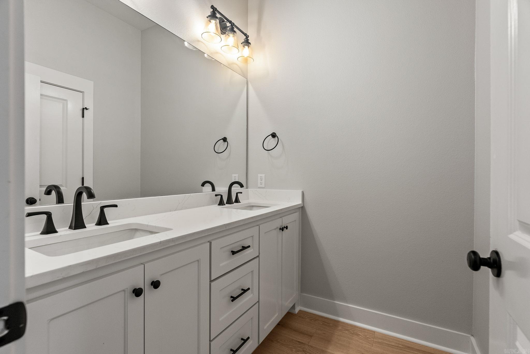 IVY PLACE - Residential