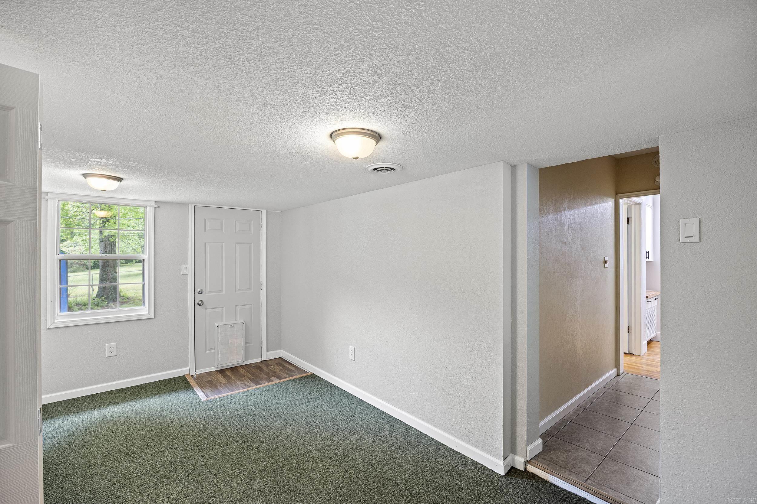 PINE CREST HILL - Residential