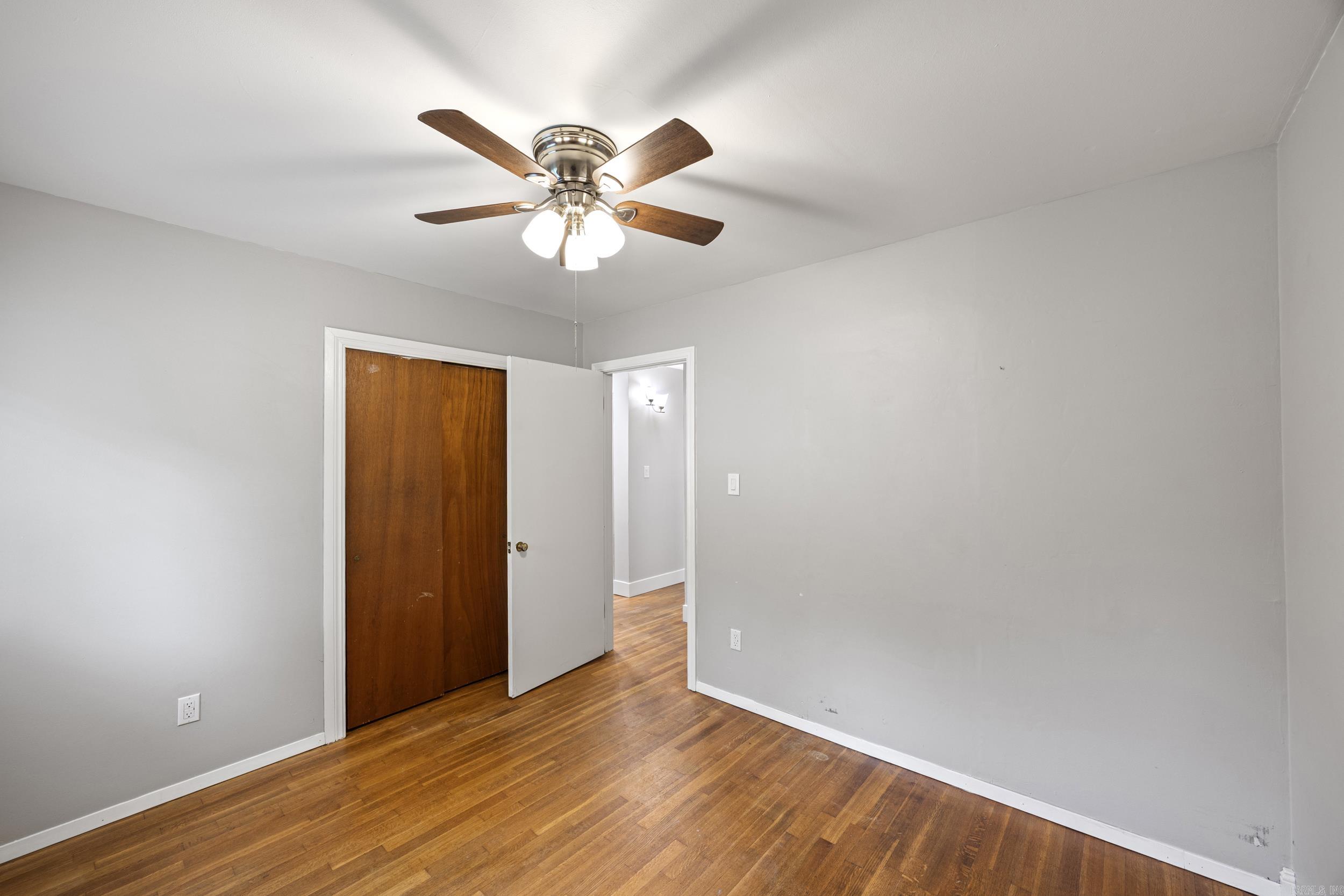 PINE CREST HILL - Residential