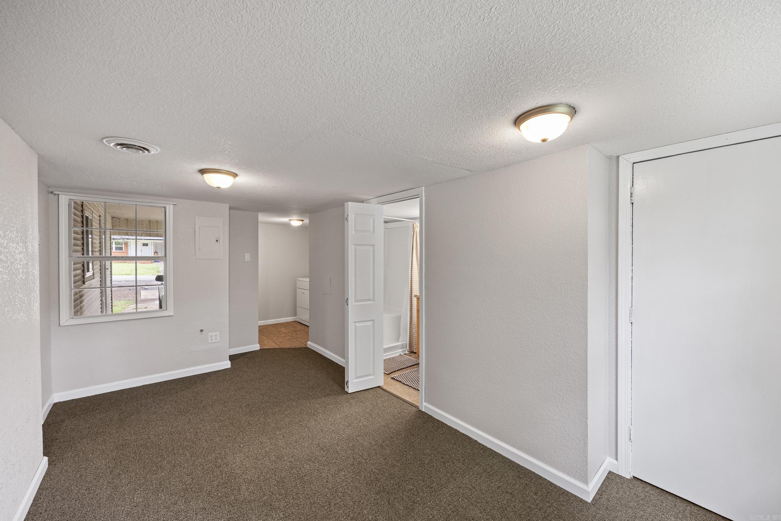 PINE CREST HILL - Residential