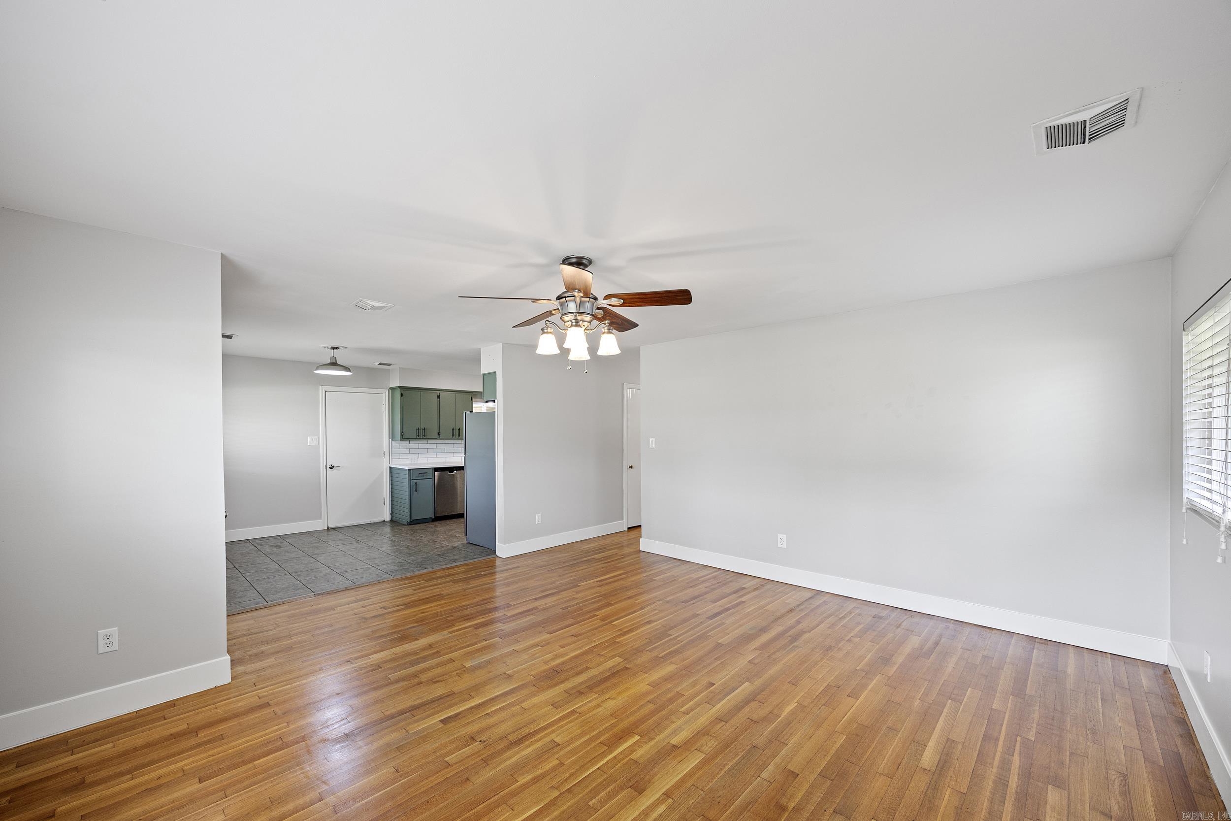 PINE CREST HILL - Residential