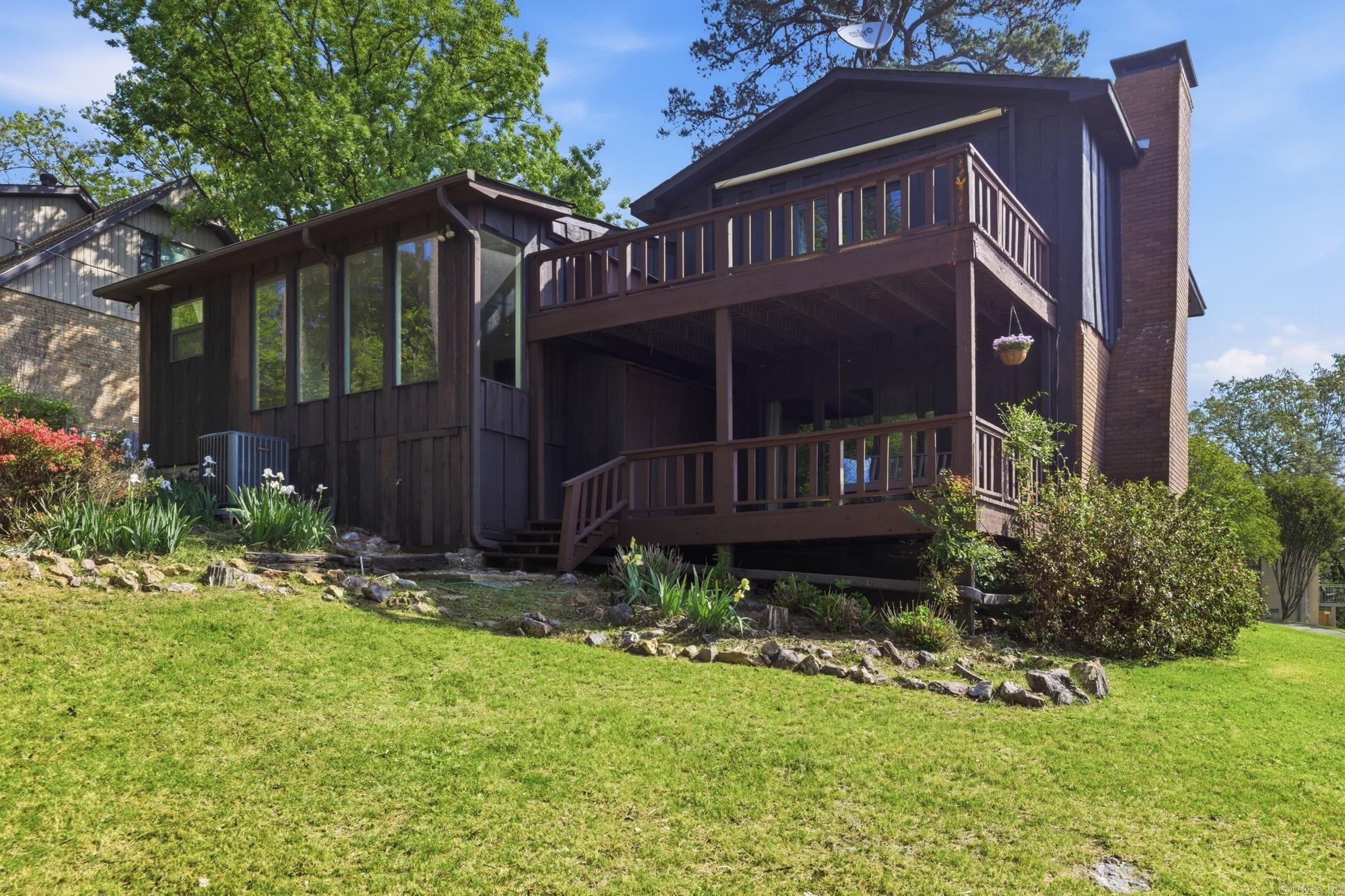 LEAWOOD MANOR - Residential