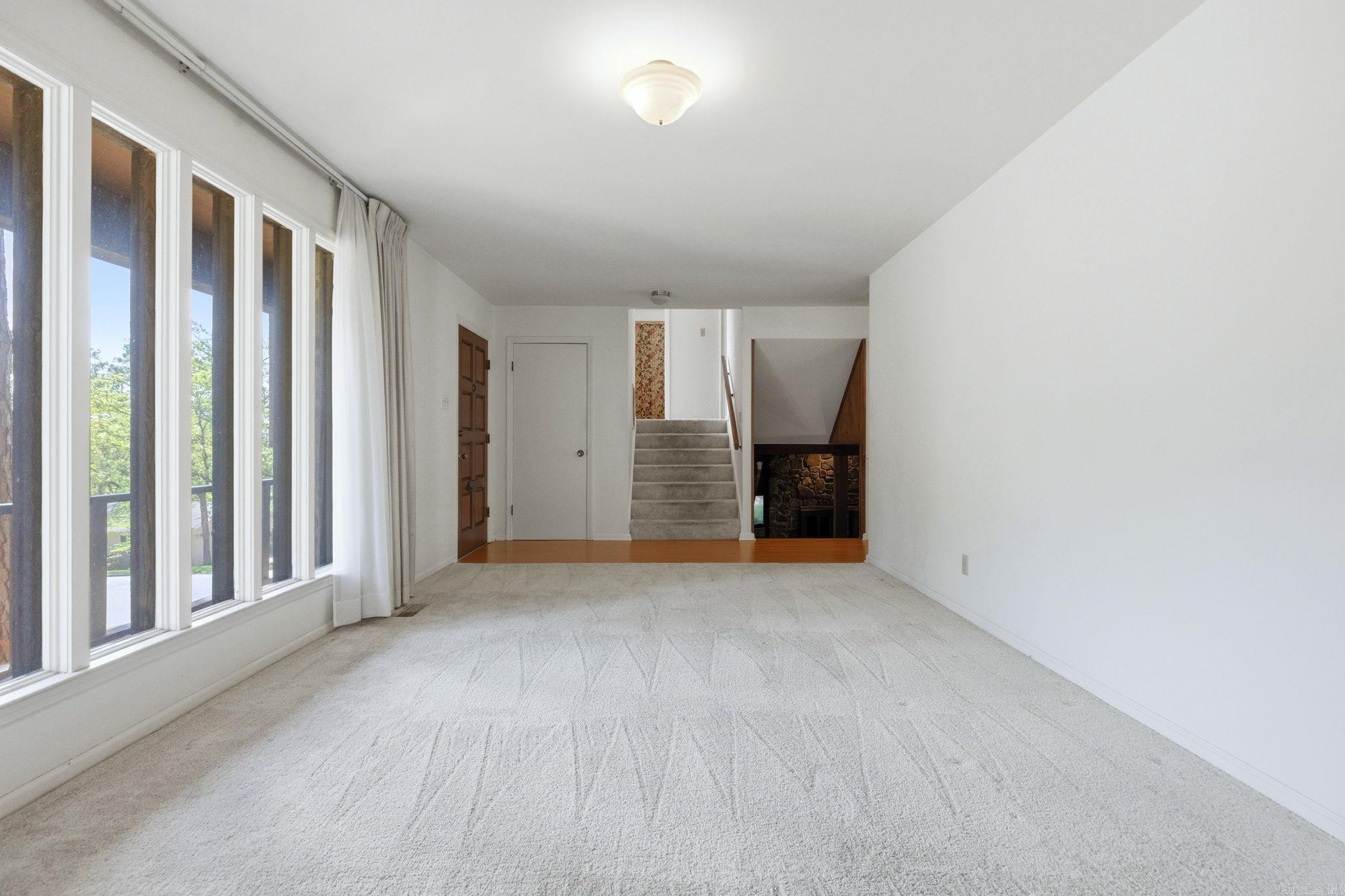 LEAWOOD MANOR - Residential