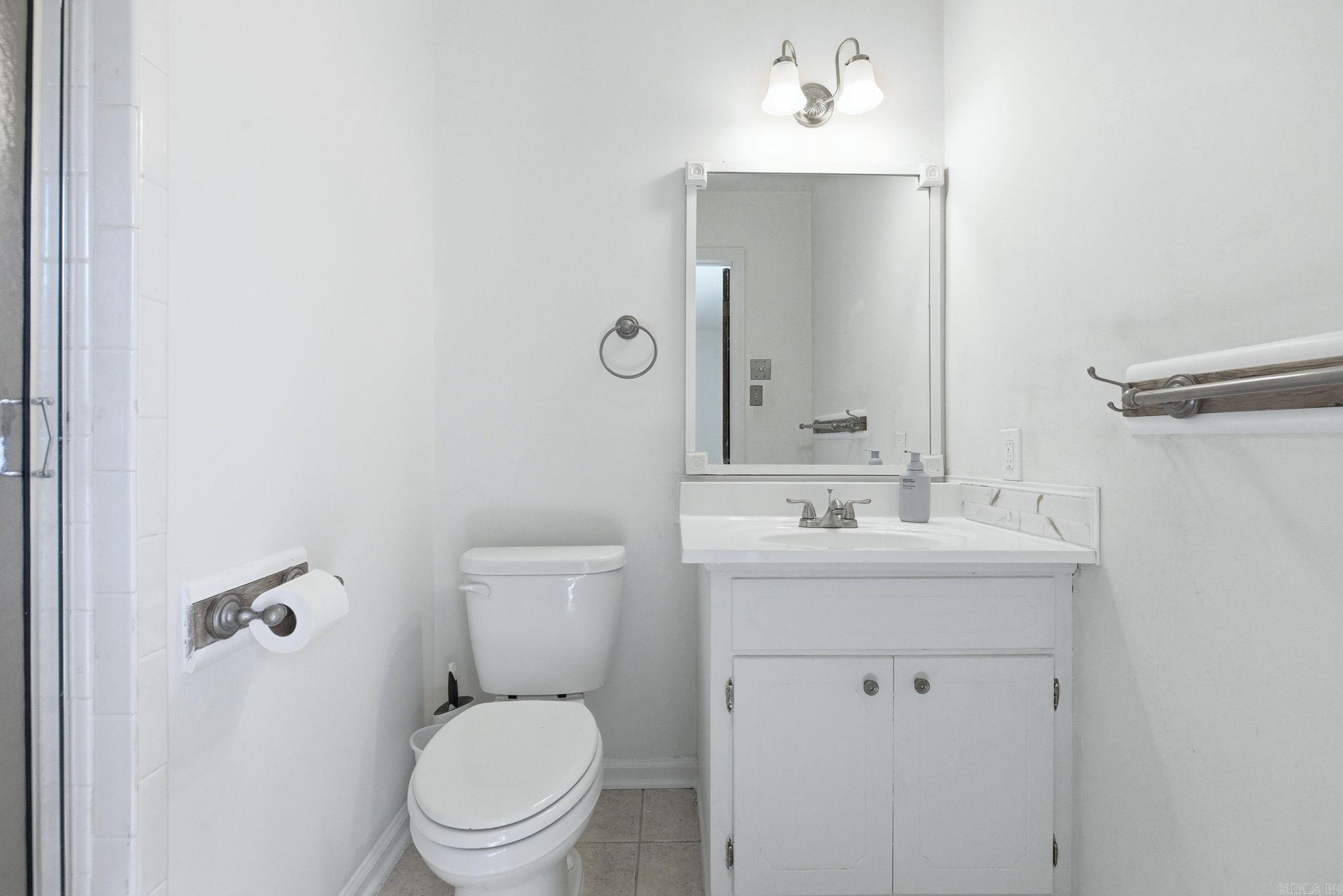 LEAWOOD MANOR - Residential