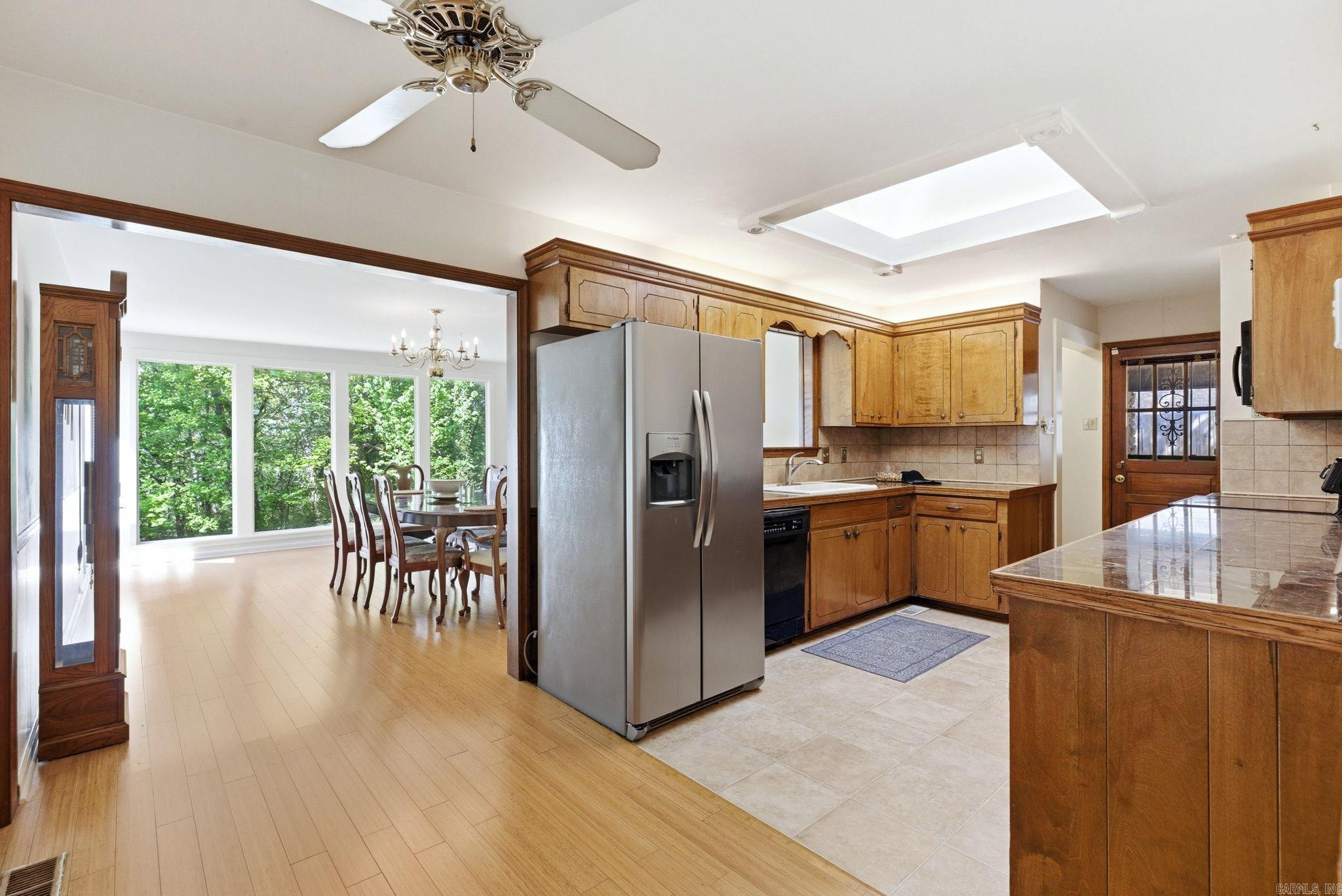 LEAWOOD MANOR - Residential