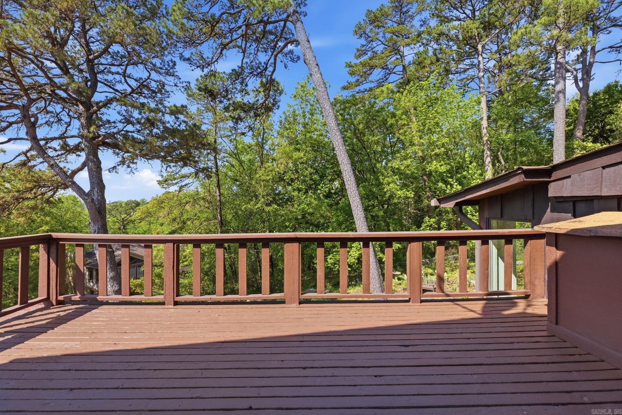 LEAWOOD MANOR - Residential