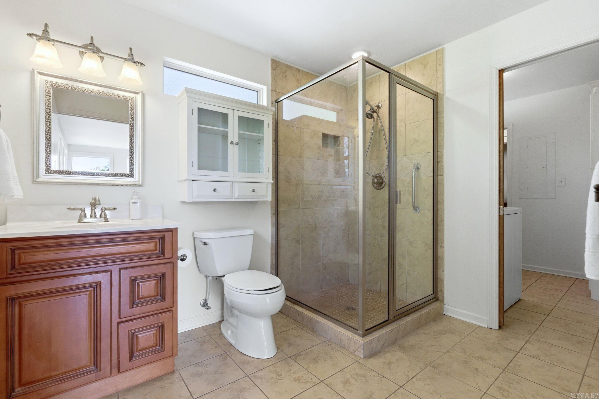 LEAWOOD MANOR - Residential