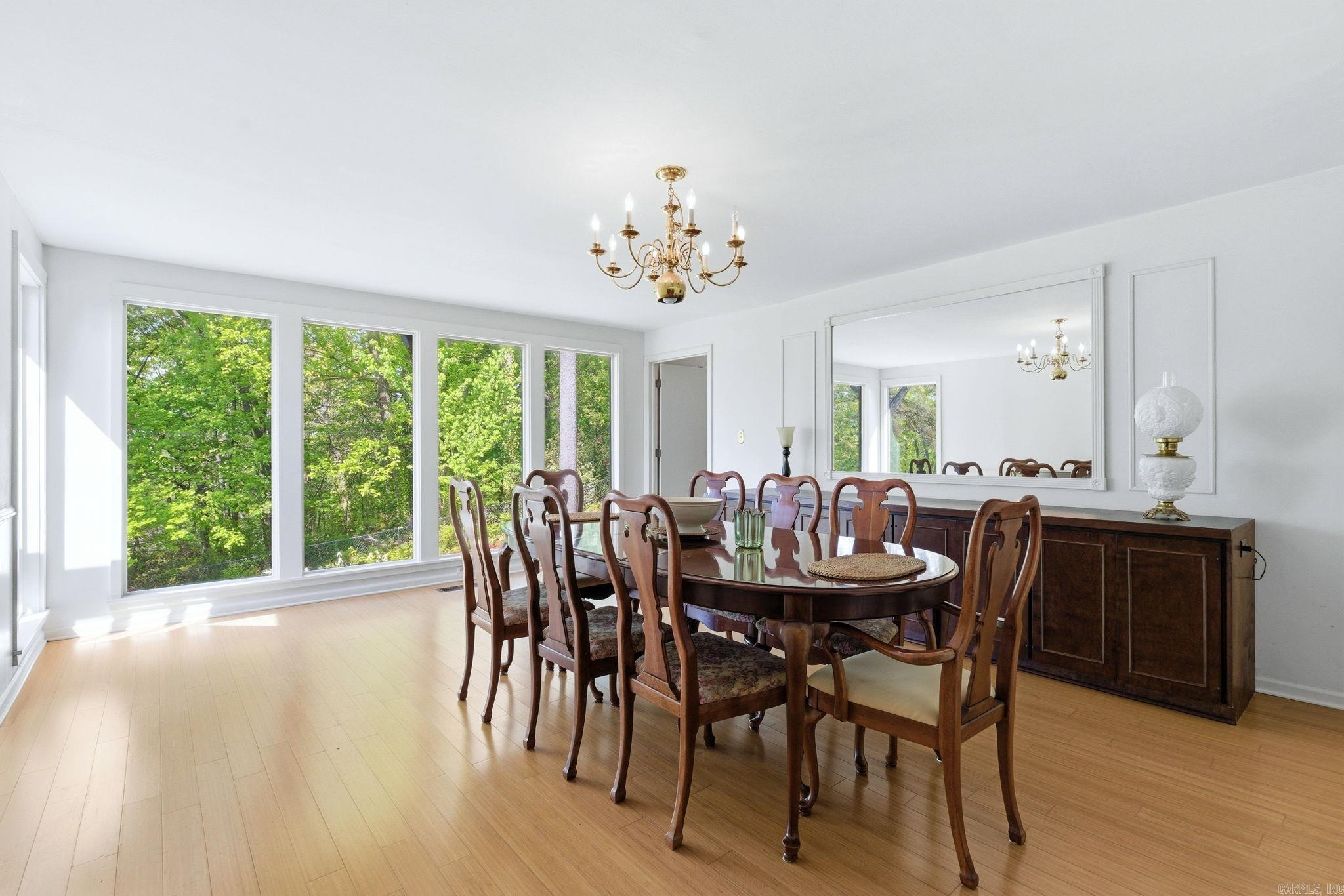 LEAWOOD MANOR - Residential