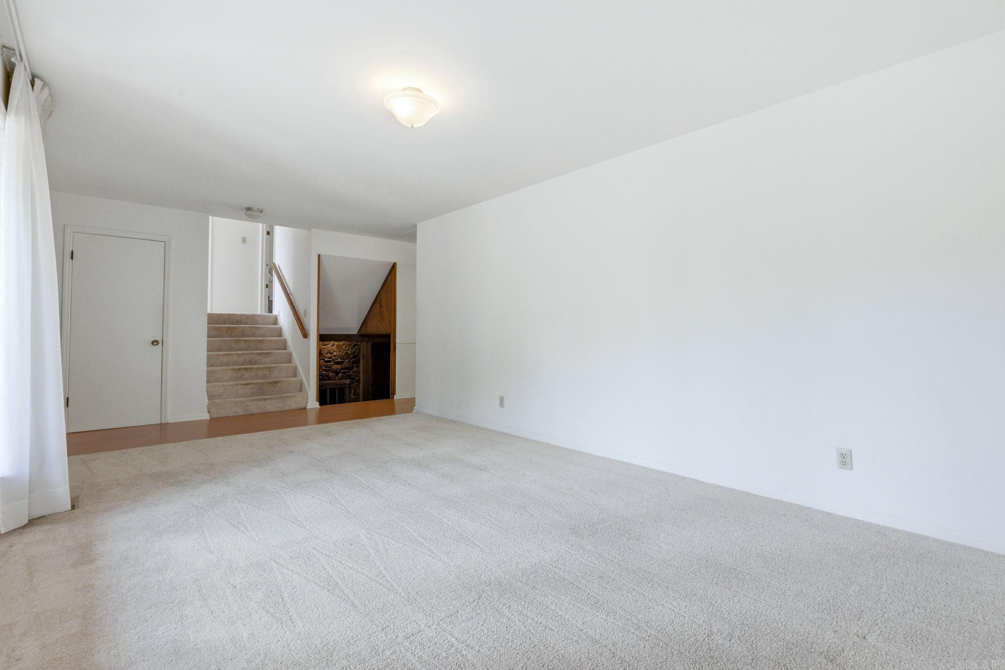 LEAWOOD MANOR - Residential