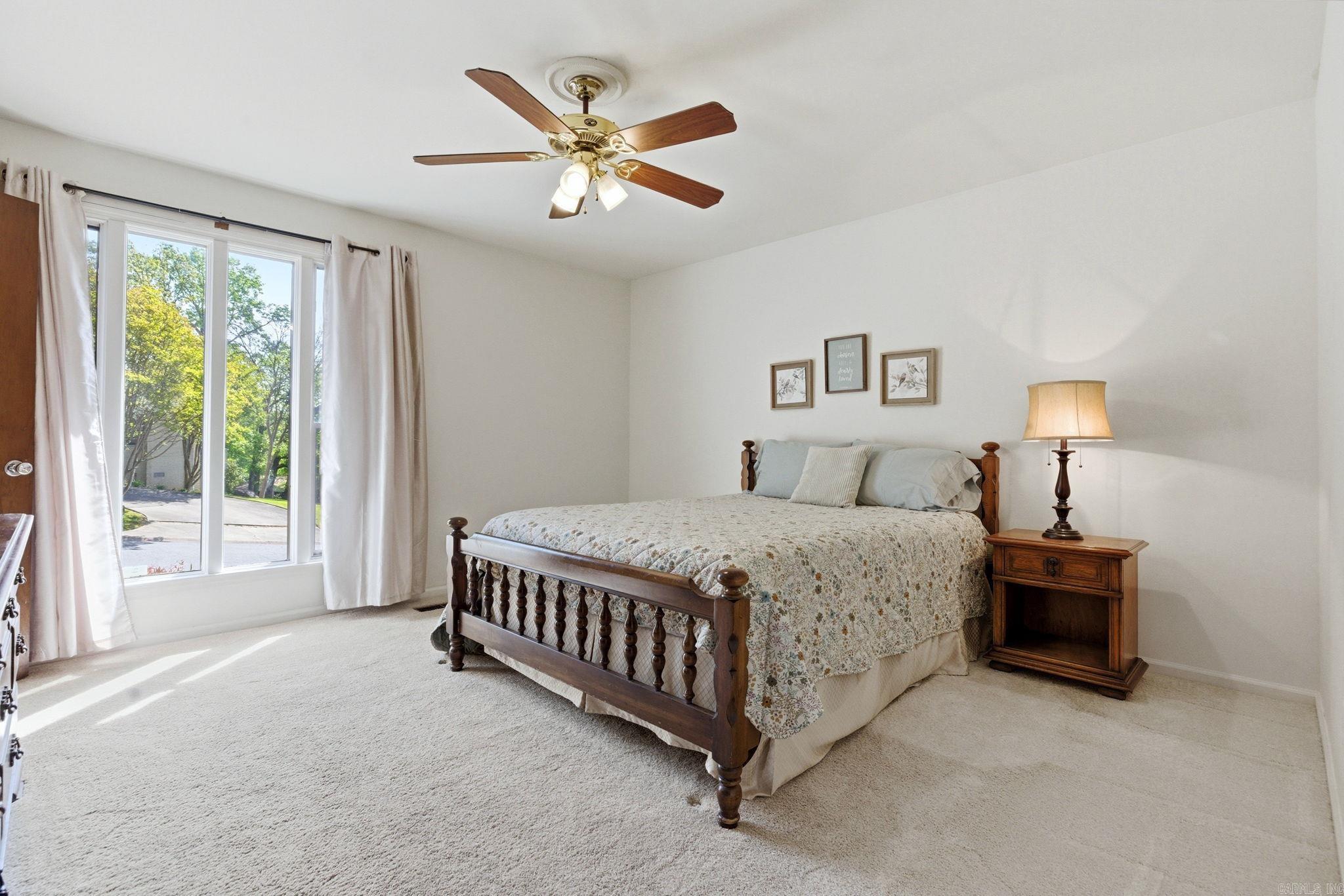 LEAWOOD MANOR - Residential