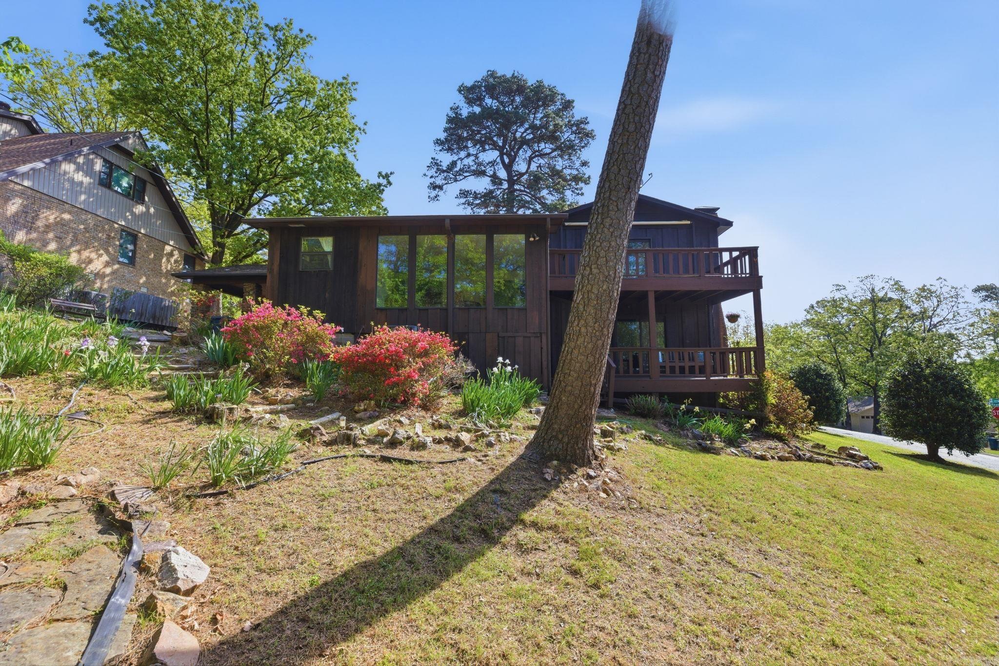 LEAWOOD MANOR - Residential