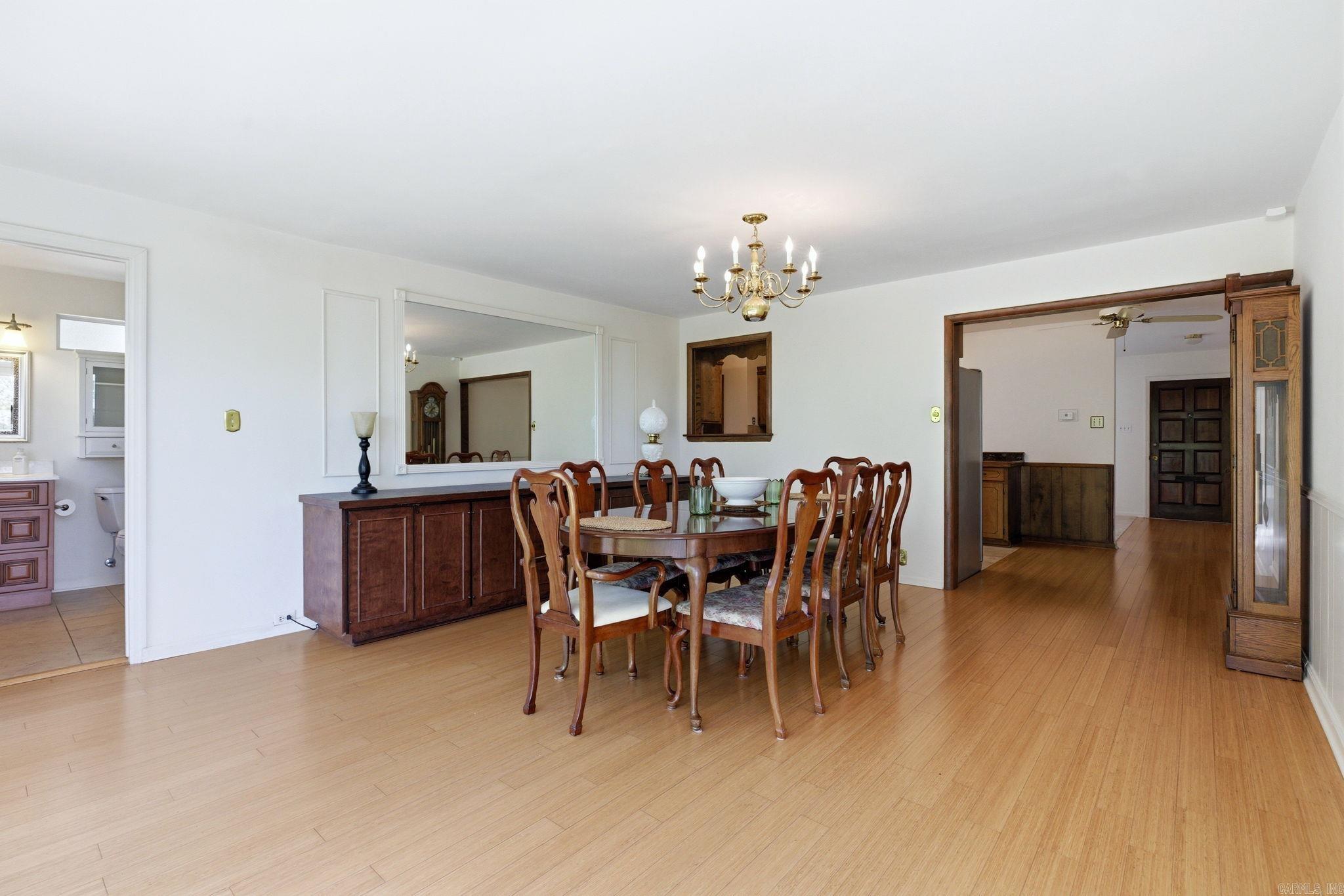 LEAWOOD MANOR - Residential