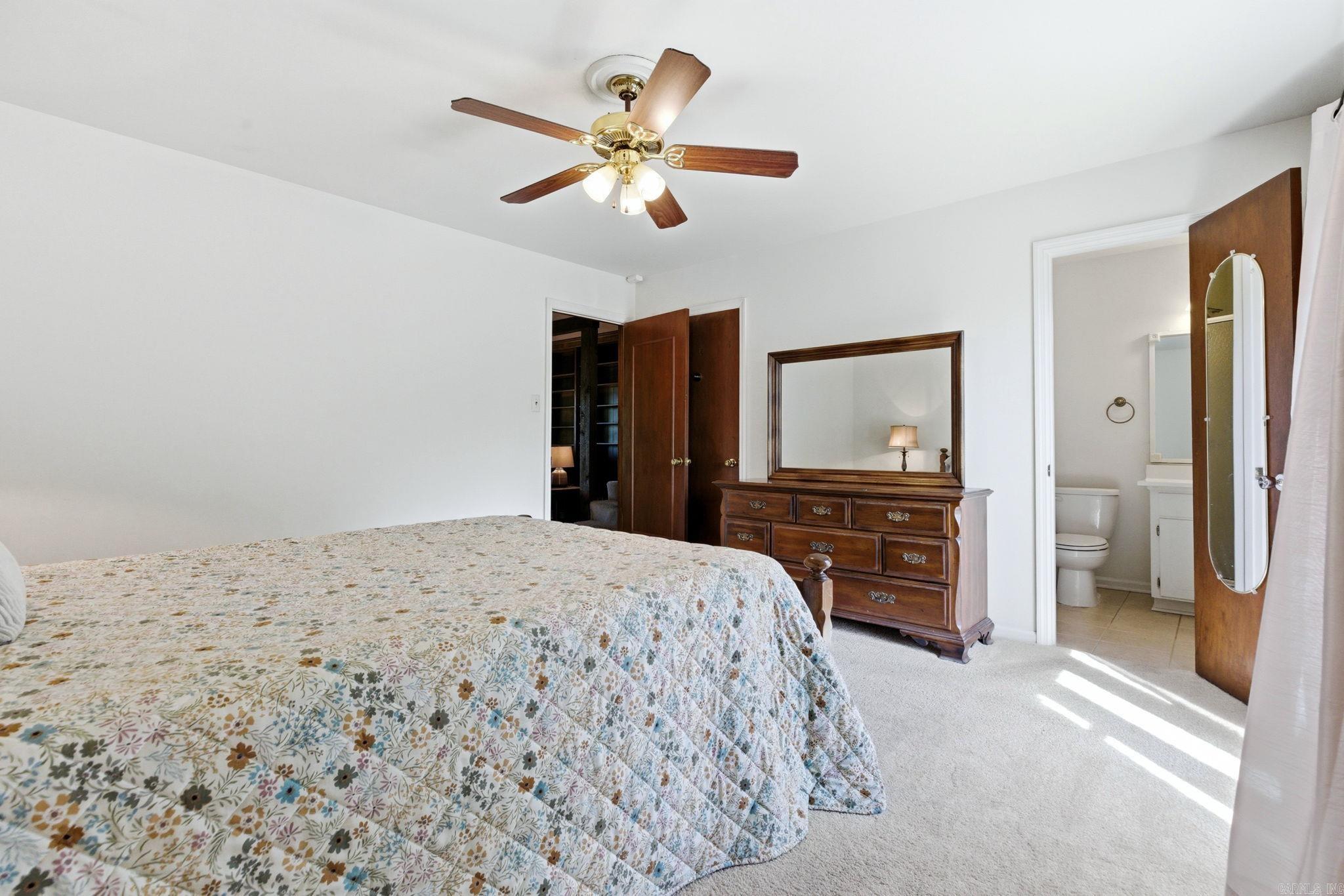 LEAWOOD MANOR - Residential