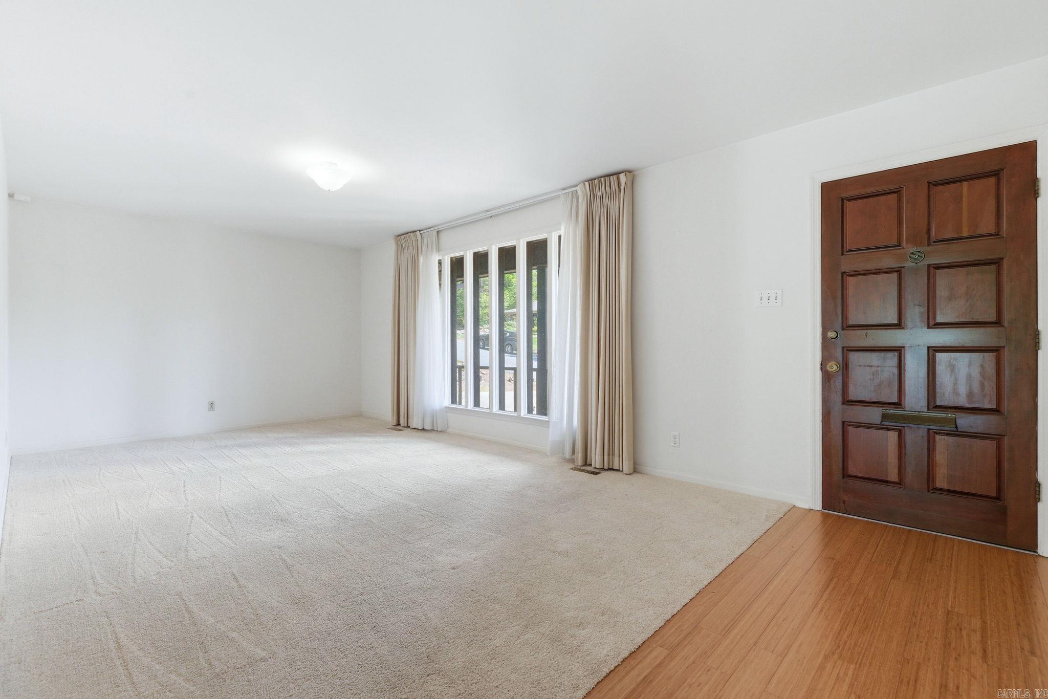 LEAWOOD MANOR - Residential