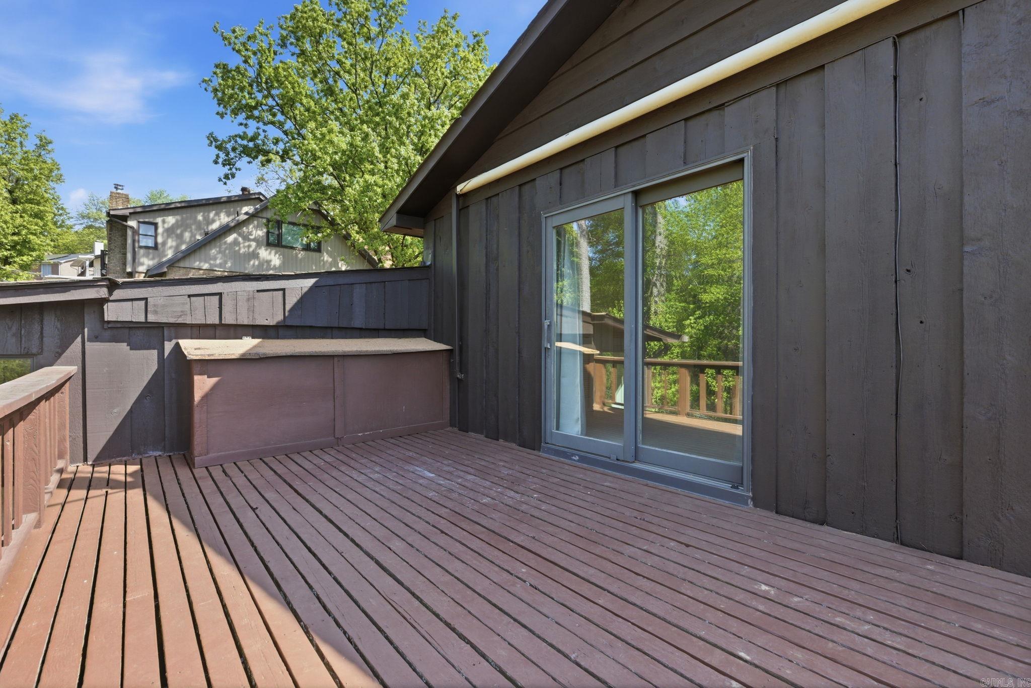 LEAWOOD MANOR - Residential